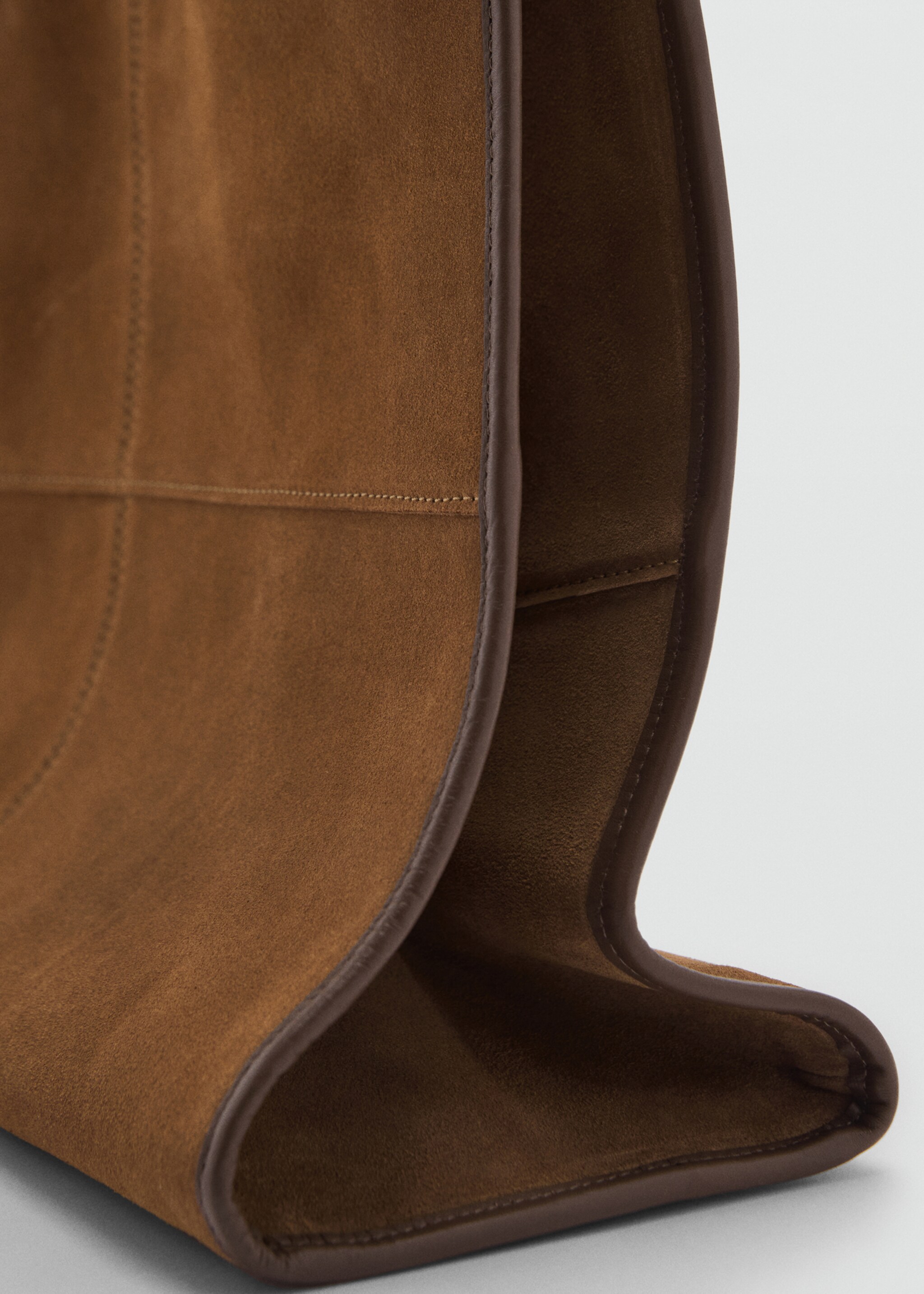 Leather shopper bag with stitching - Details of the article 3, Tobacco Brown. Ref: 87073282-00.