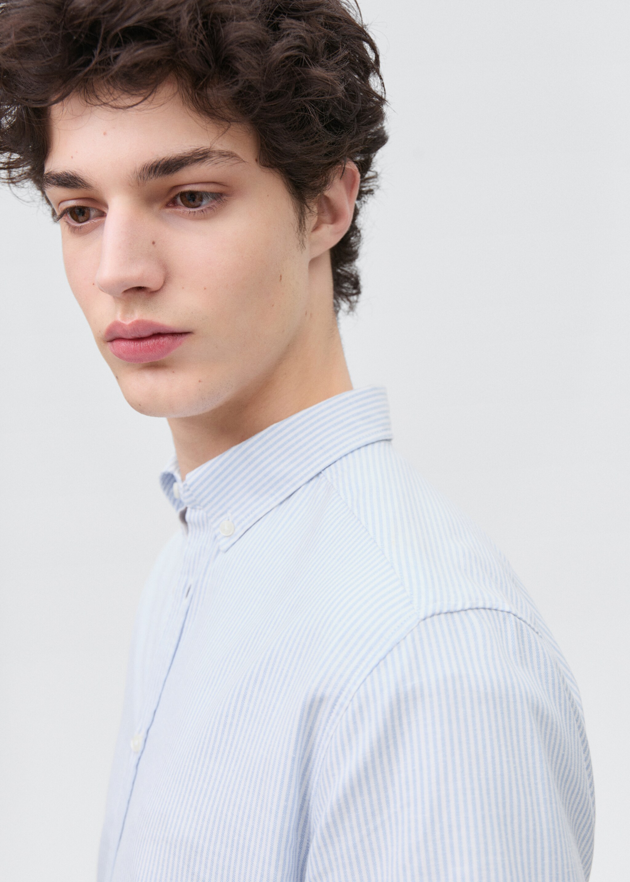Oxford shirt - Details of the article 1, Blue. Ref: 87073283-00.