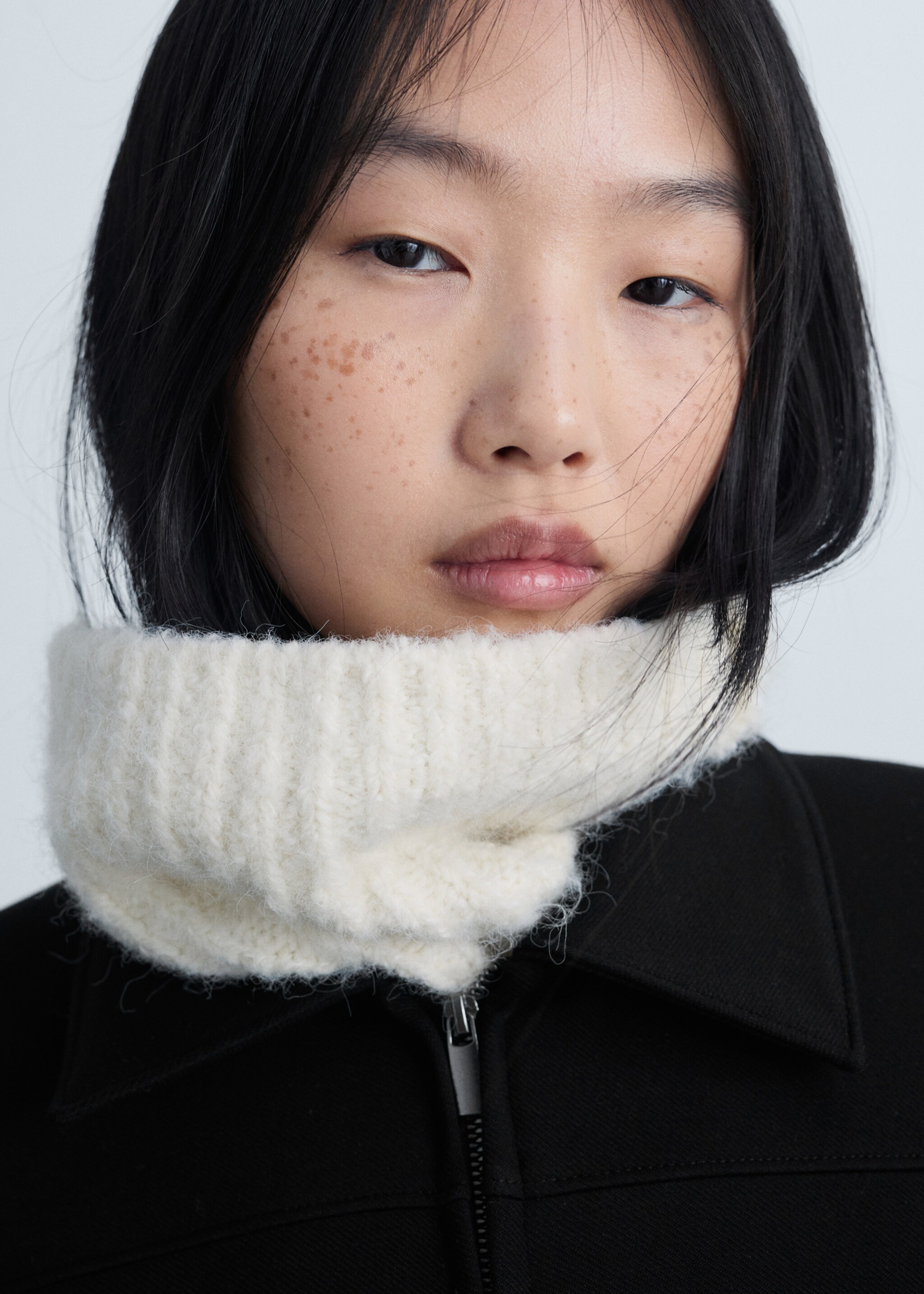 Zipper fitted jacket - Details of the article 1, Black. Ref: 87073284-00.