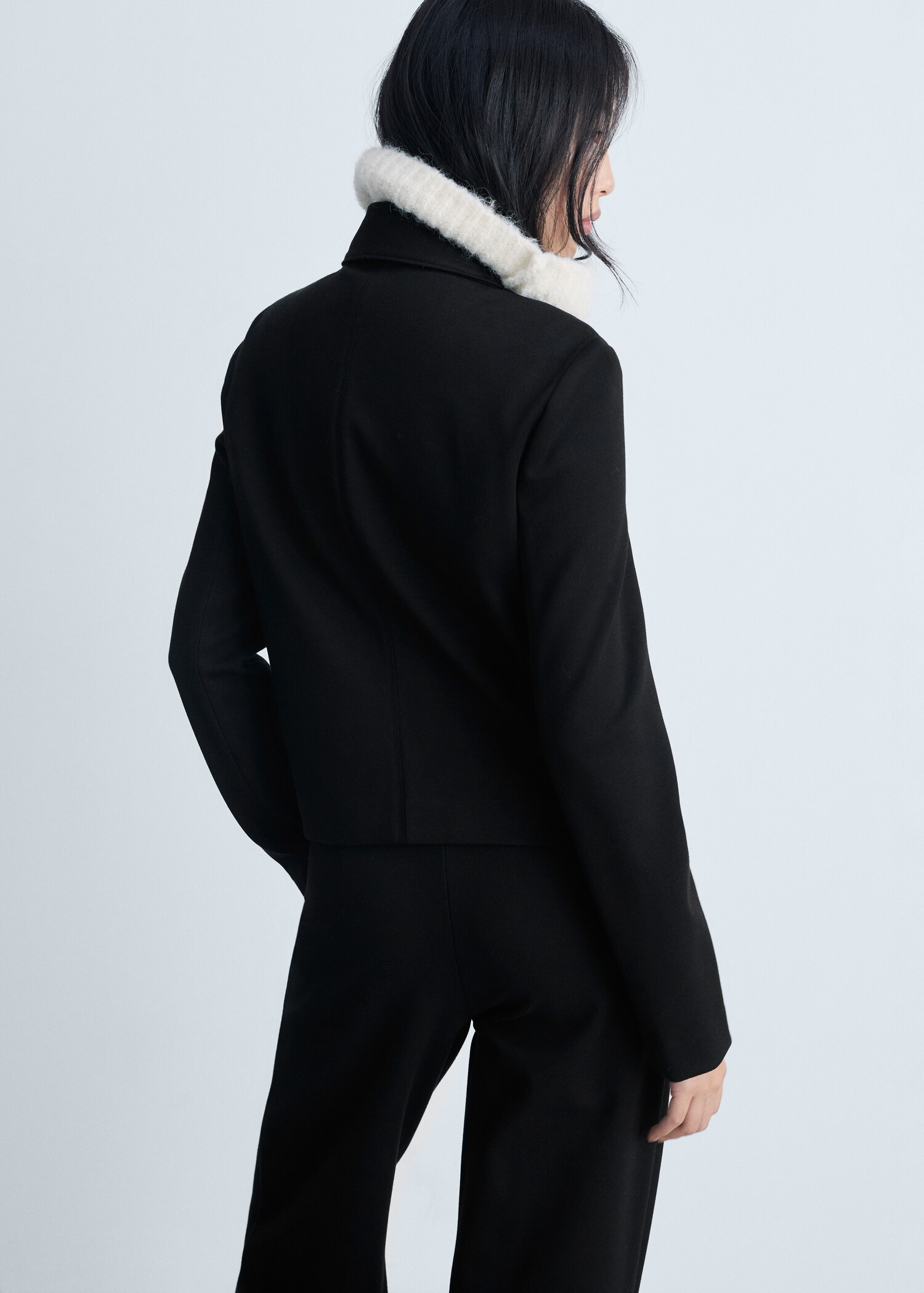 Zipper fitted jacket - Reverse of the article