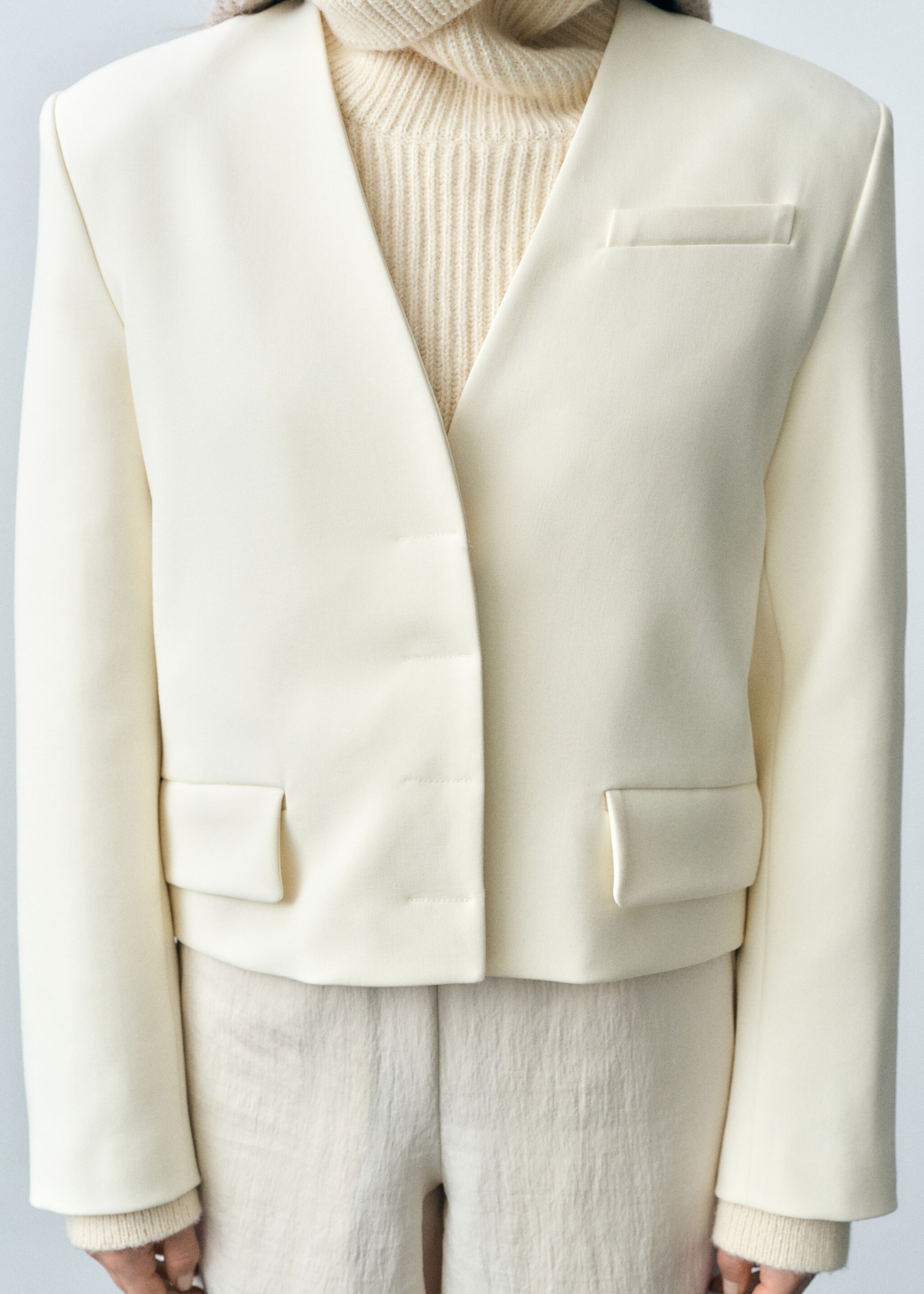 Structured cropped jacket - Details of the article 6, Off White. Ref: 87073287-00.