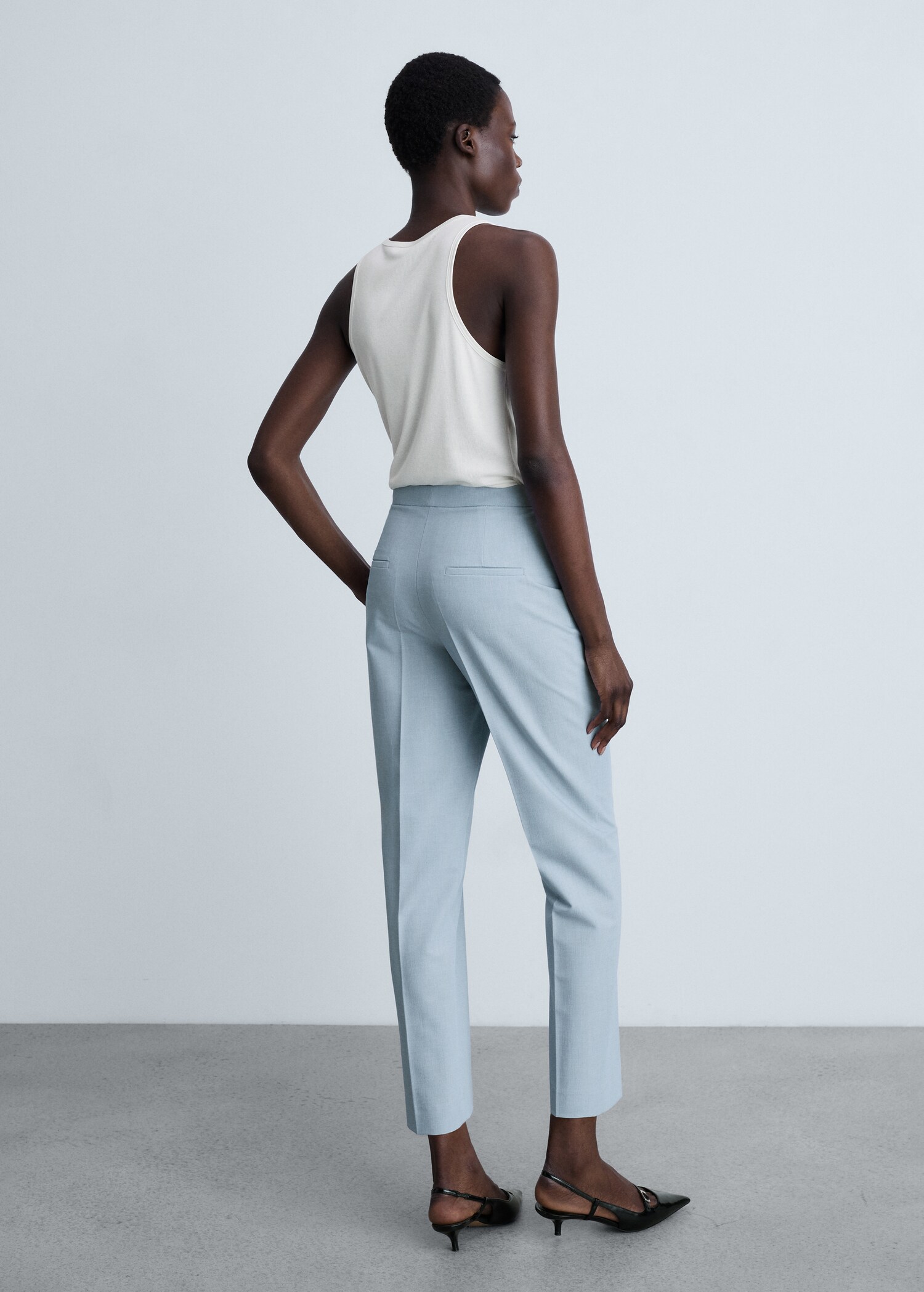 Straight suit trousers - Reverse of the article