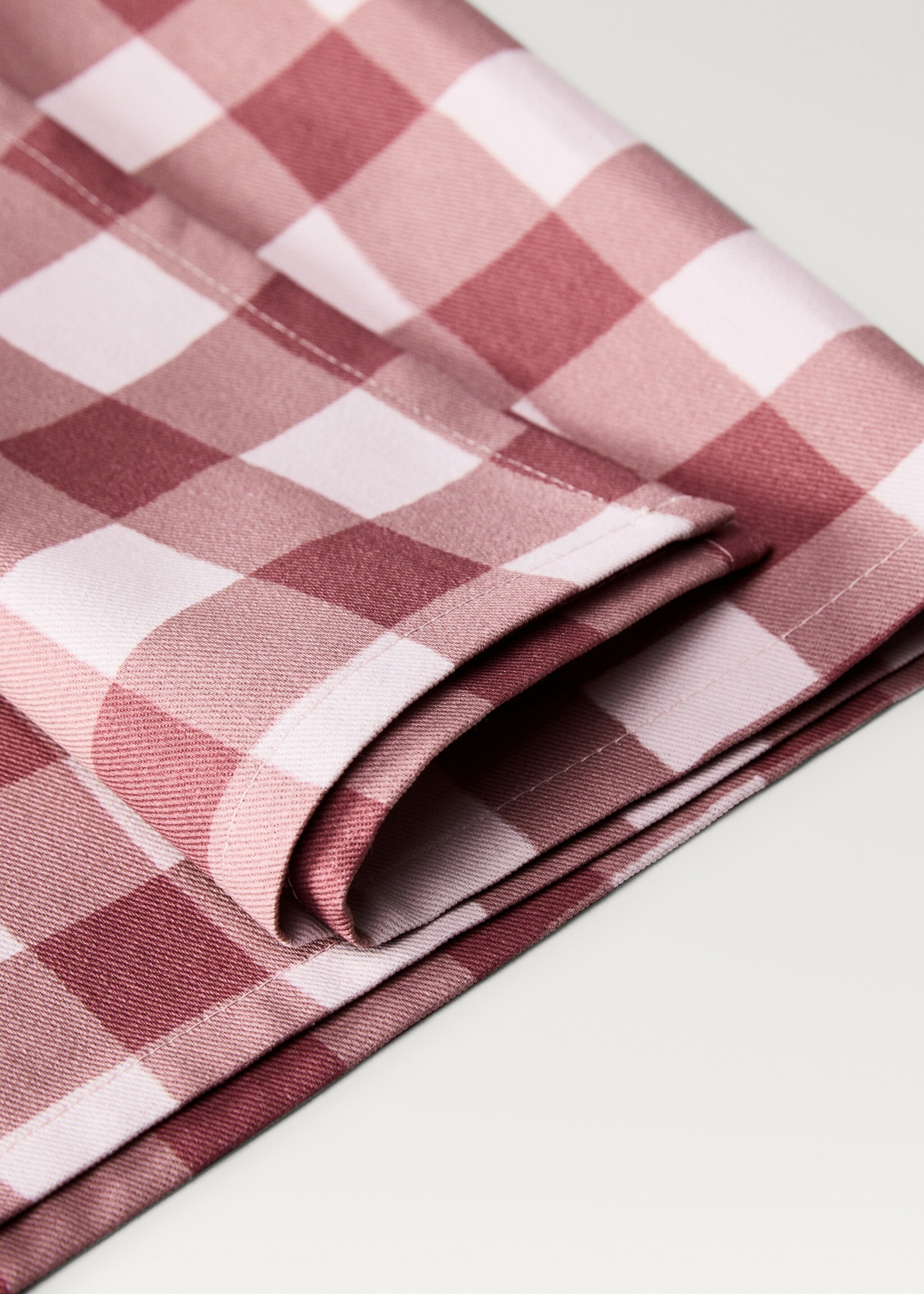 Cotton check napkins - Details of the article 2, Plum. Ref: 87073300-00.