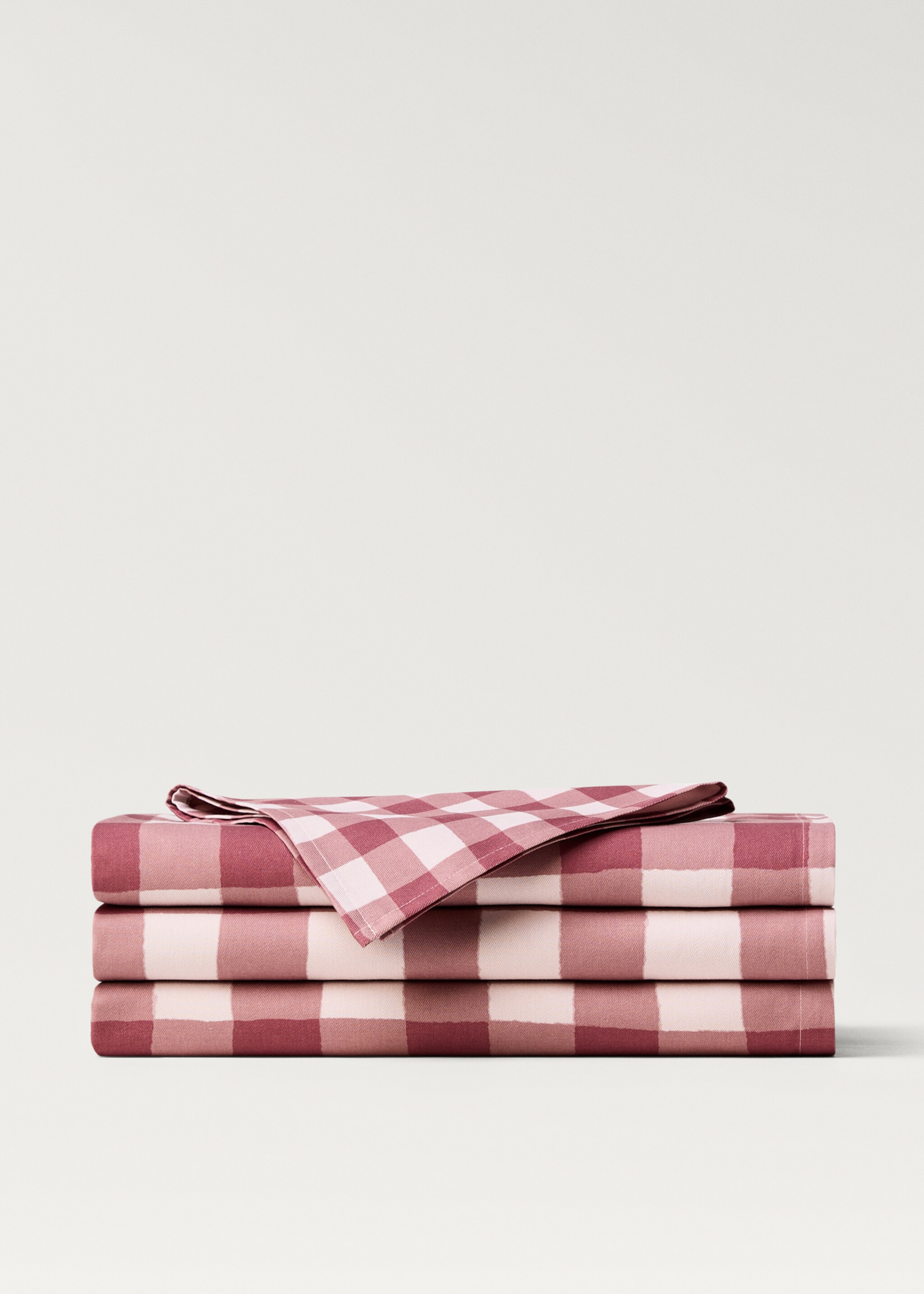 Cotton check napkins - Details of the article 3, Plum. Ref: 87073300-00.