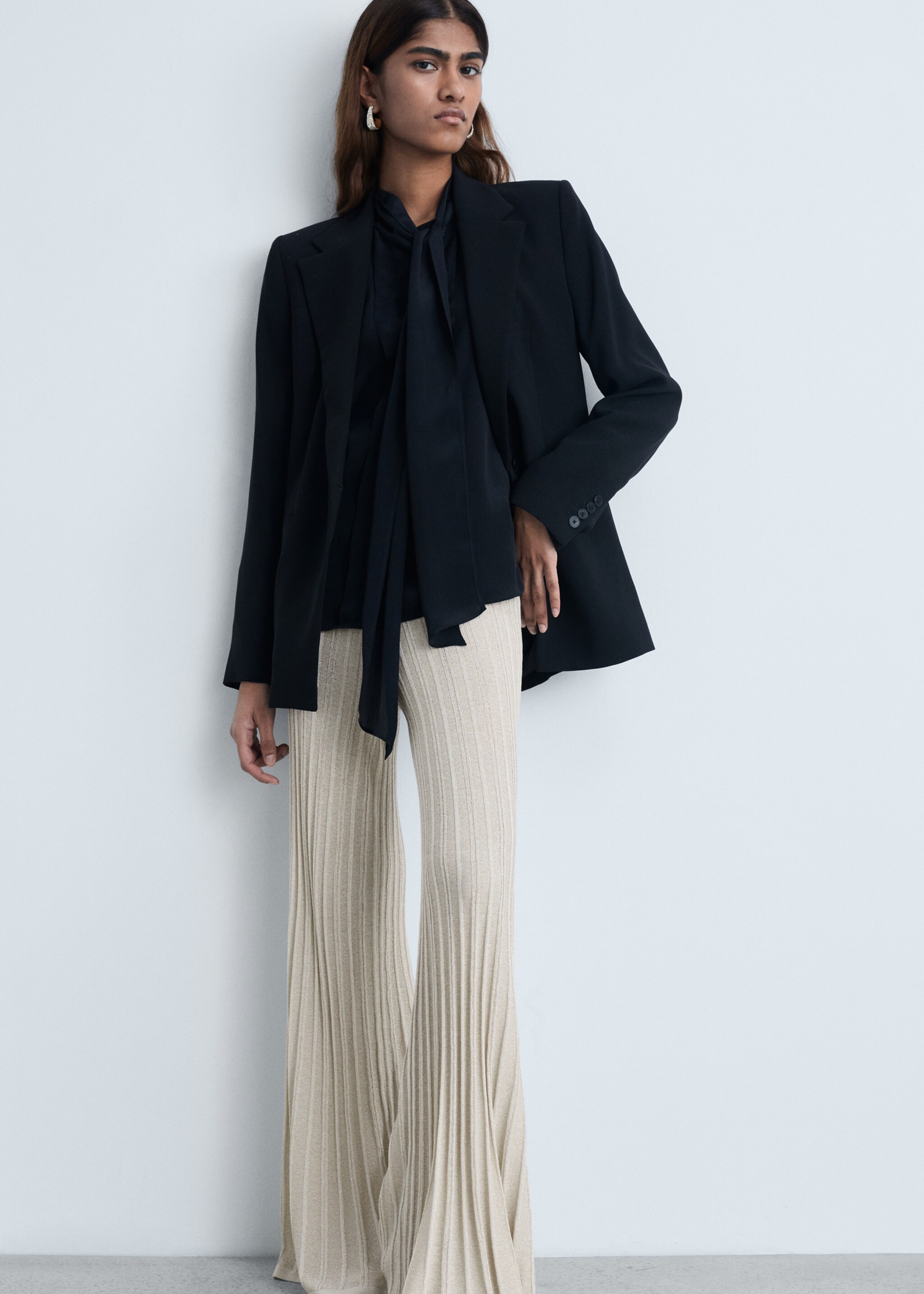 Strikket bukse med utsving - Artikkeldetalj 2, Gull. Ref: 87074063-00.