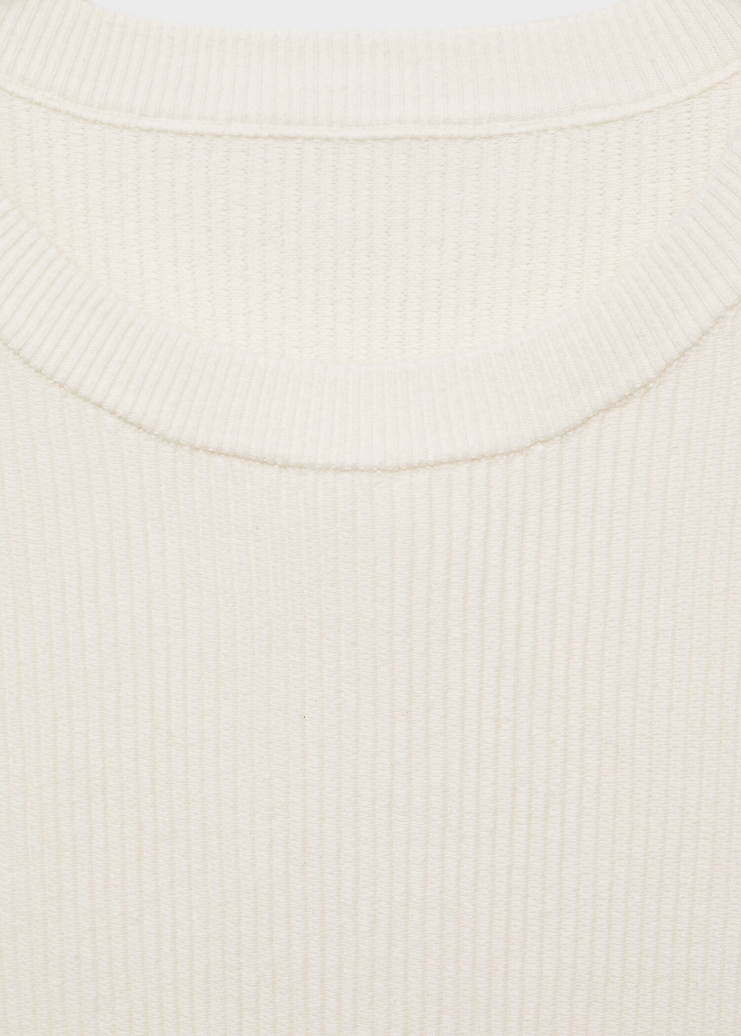 Short knitted dress with pleats - Details of the article 8