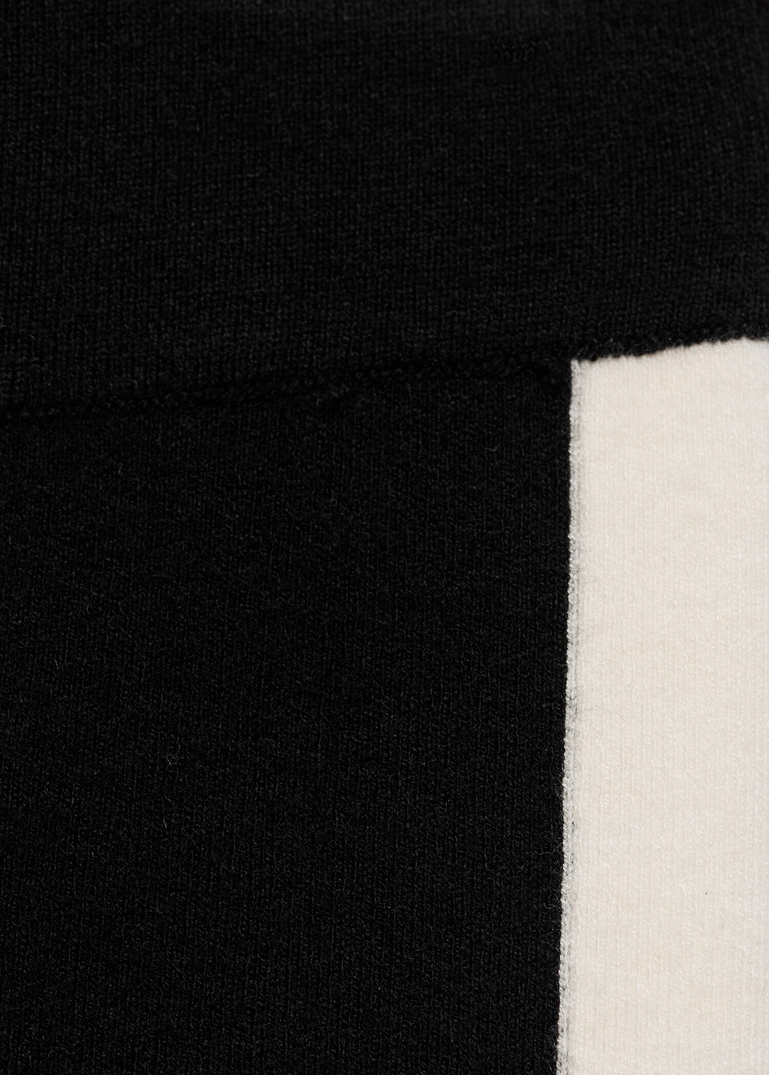 Strickhose mit Kontraststreifen - Detail des Artikels 8