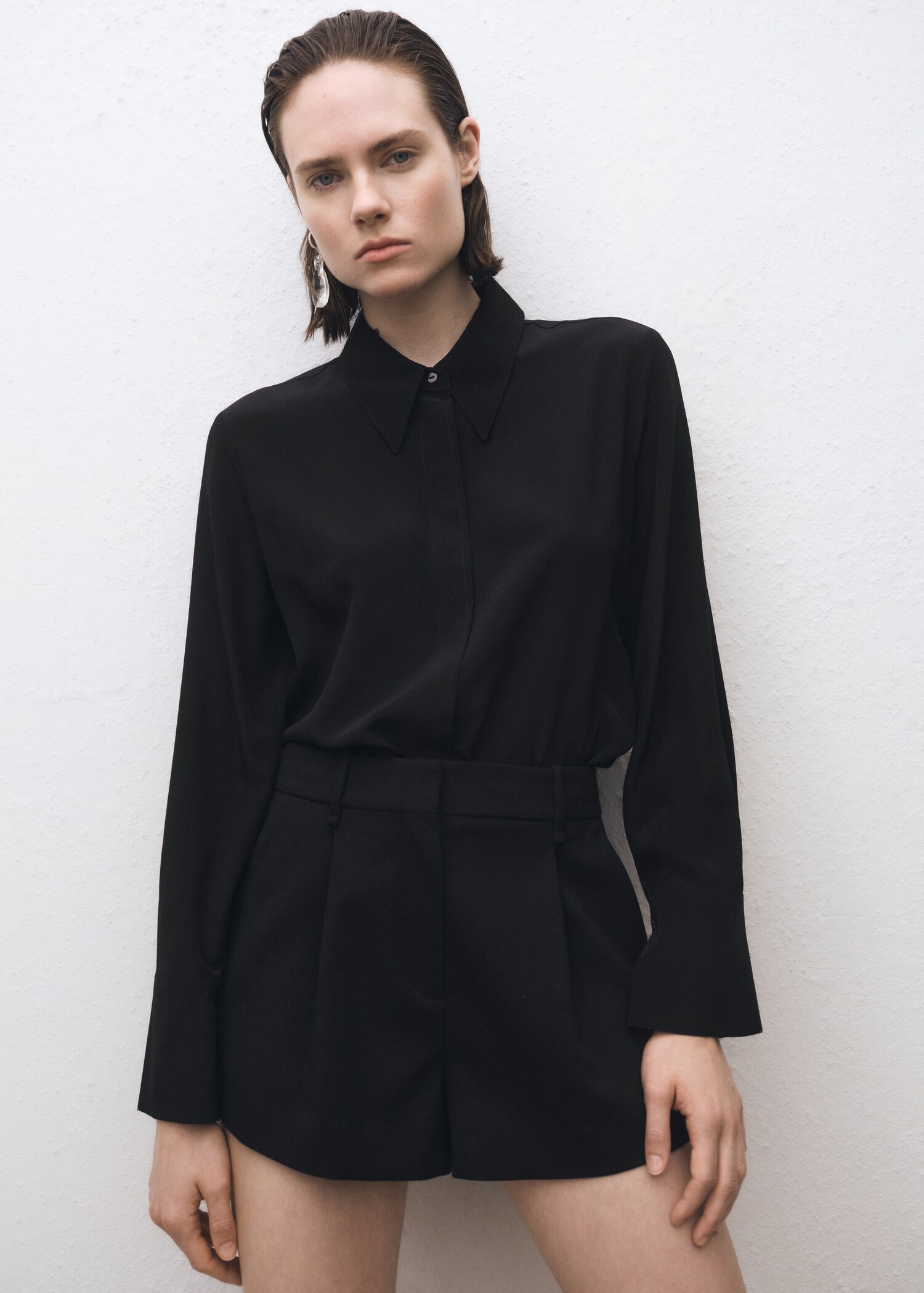 Satiniertes Seidenhemd - Mittlere Ansicht