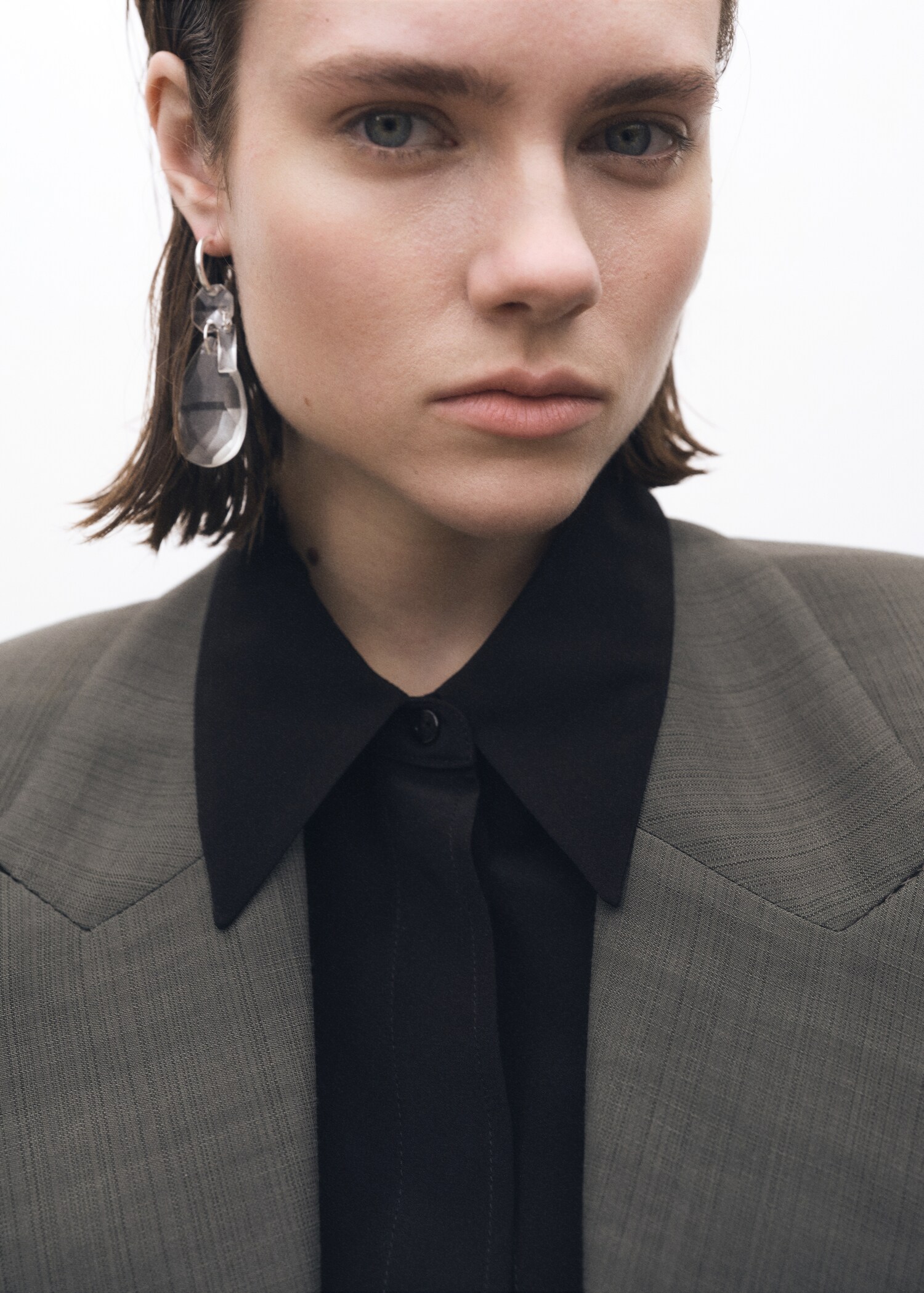 Satiniertes Seidenhemd - Detail des Artikels 1