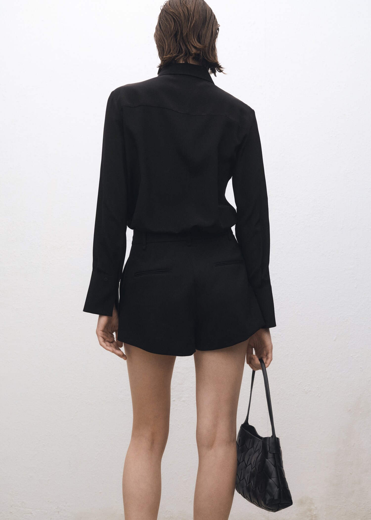 Satiniertes Seidenhemd - Rückseite des Artikels