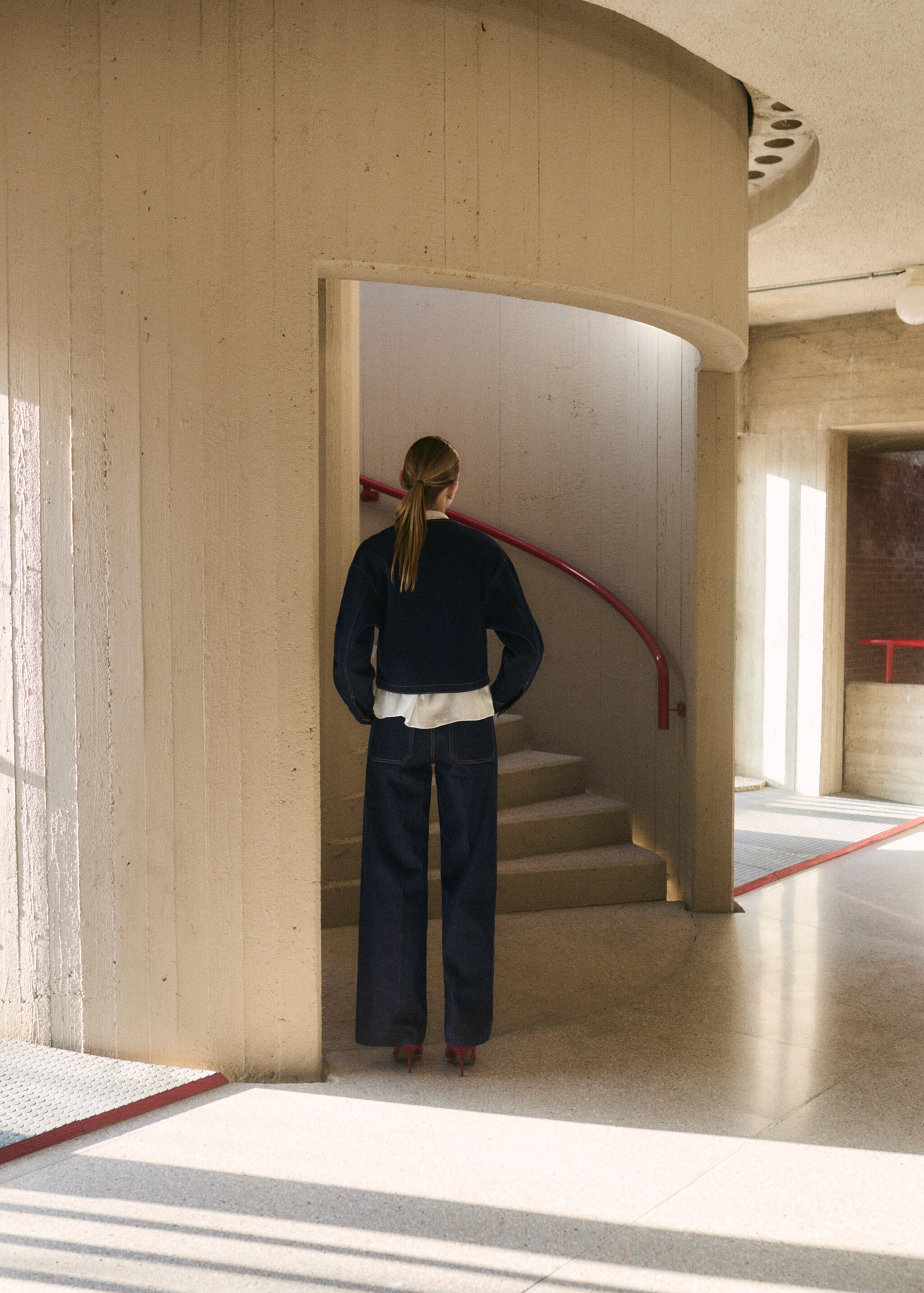 Rinse-wash denim jacket - Reverse of the article, Open Blue. Ref: 87074082-00.