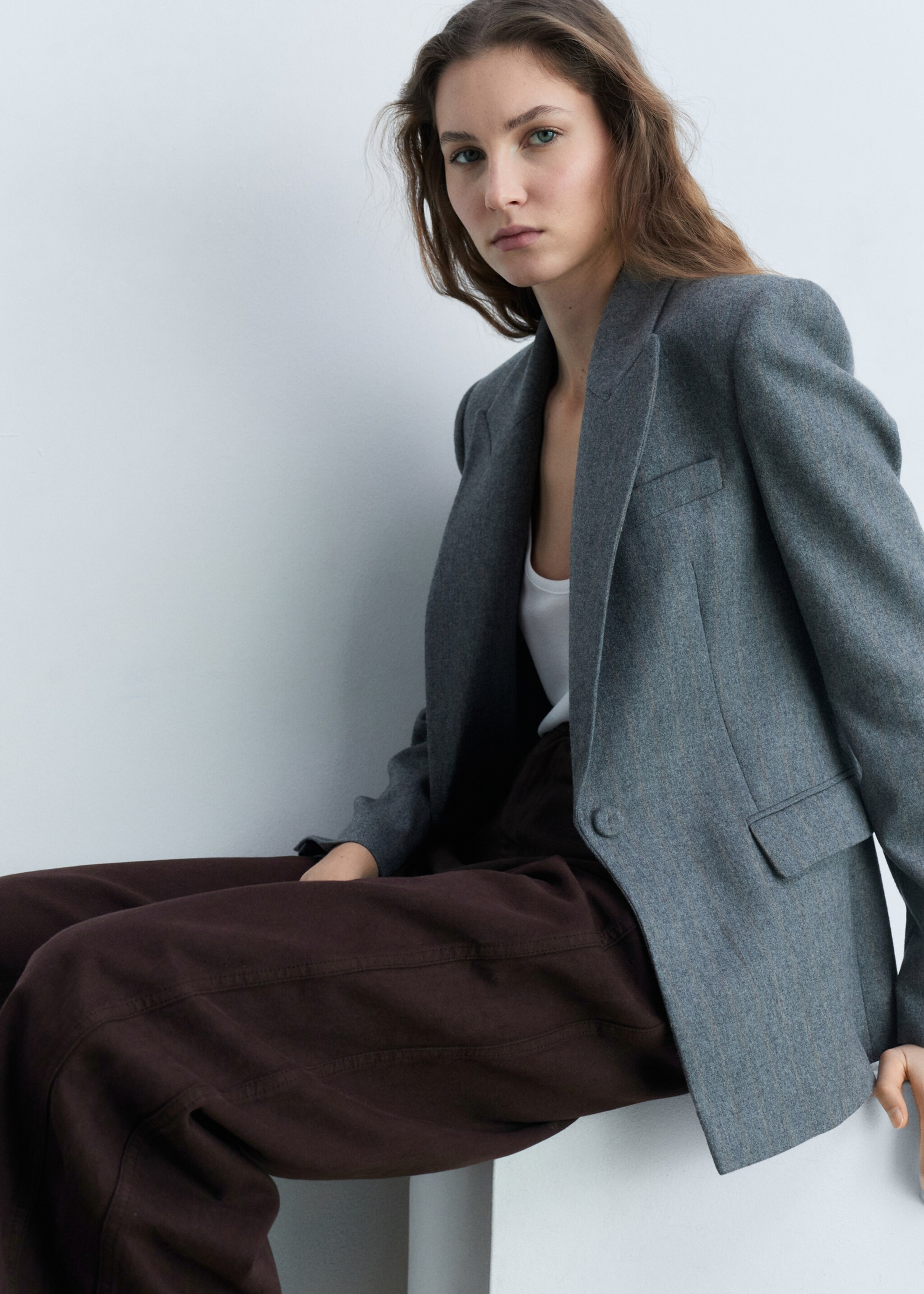 High-waist ballonjeans - Detail van het artikel 6, Chocoladebruin. Ref: 87074094-00.