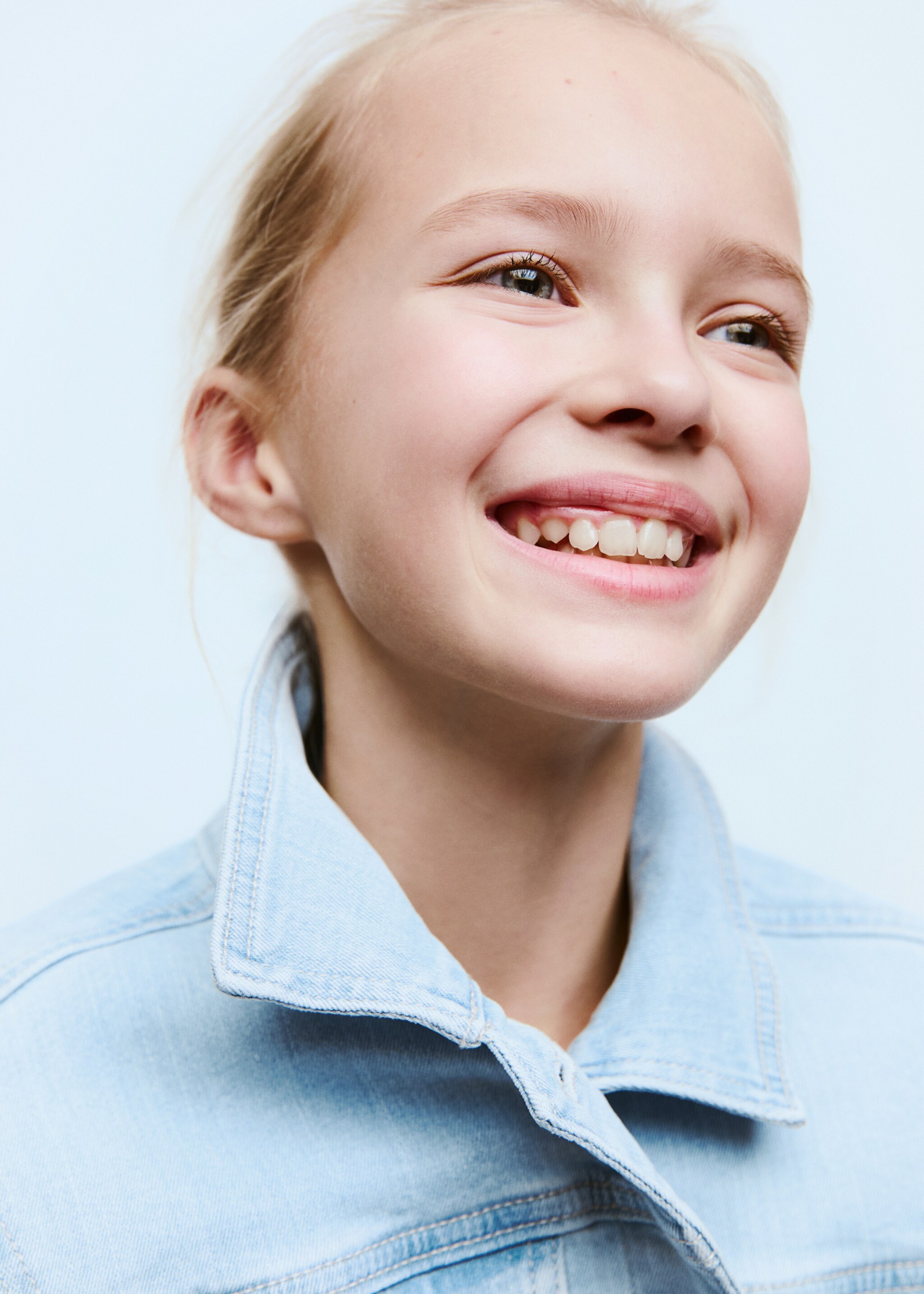 Denim jacket - Details of the article 1, Light Blue. Ref: 87074386-00.