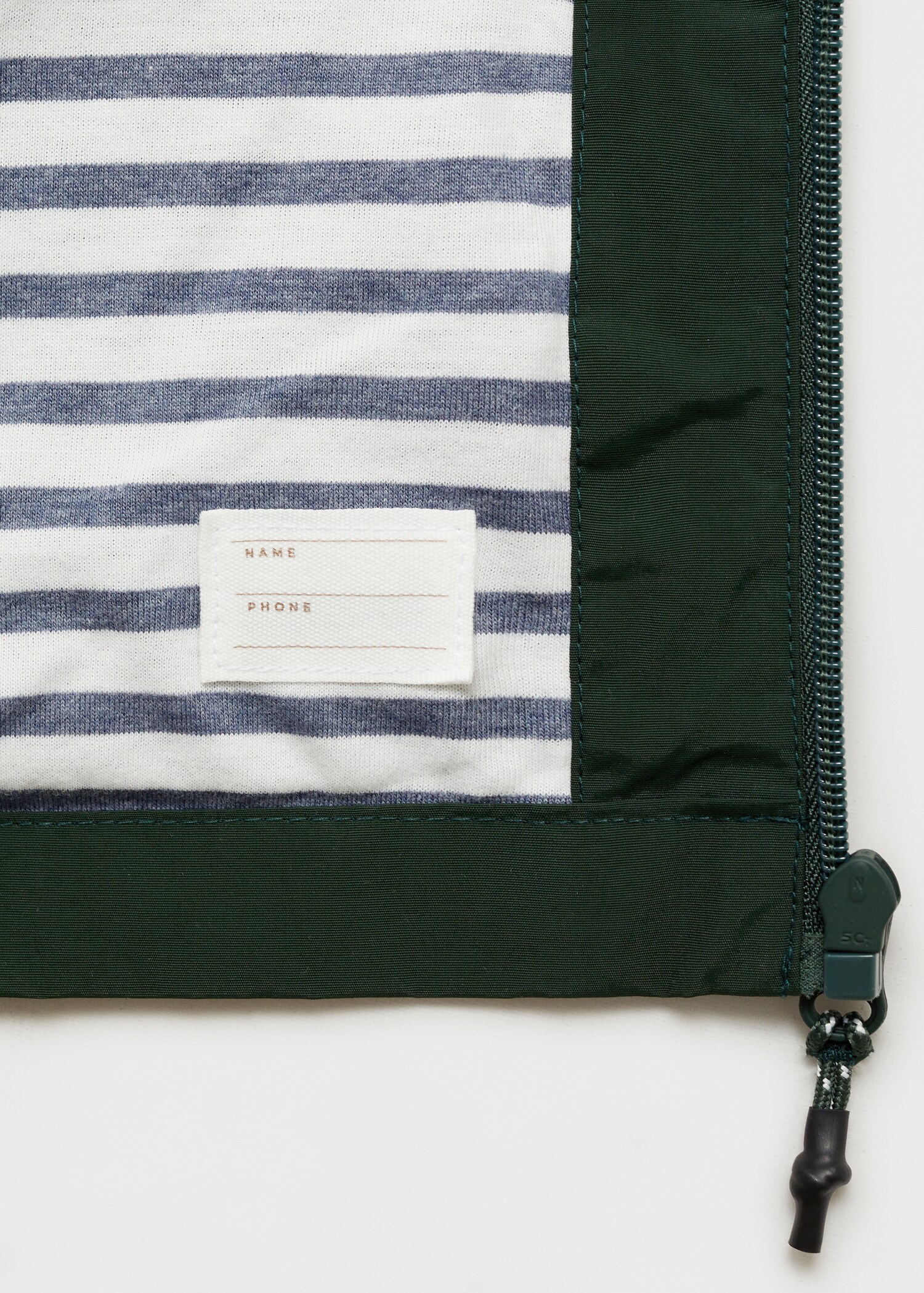 Hooded water-repellent parka - Details of the article 0