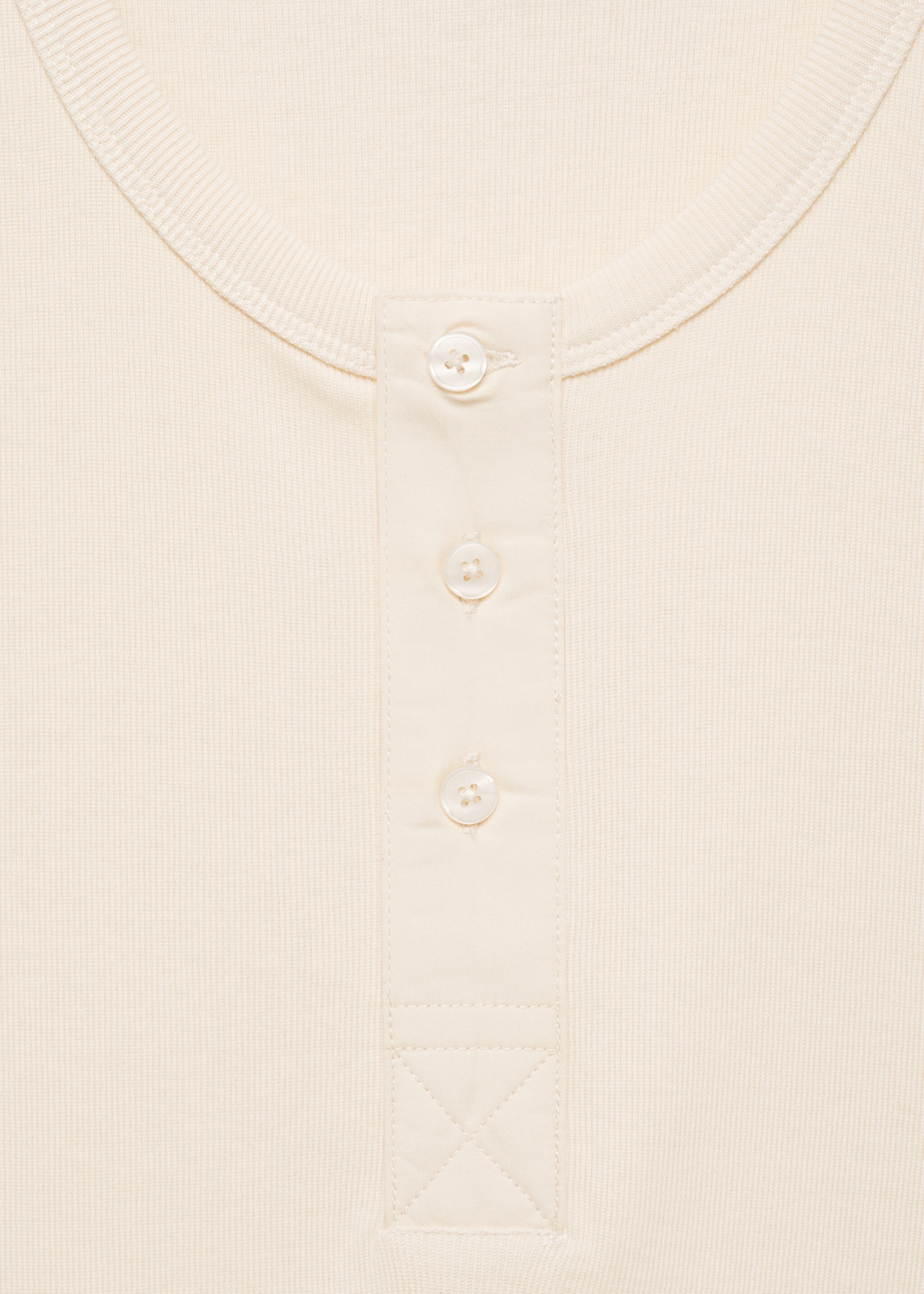 100% cotton t-shirt with buttons - Details of the article 8, Ecru. Ref: 87074409-00.