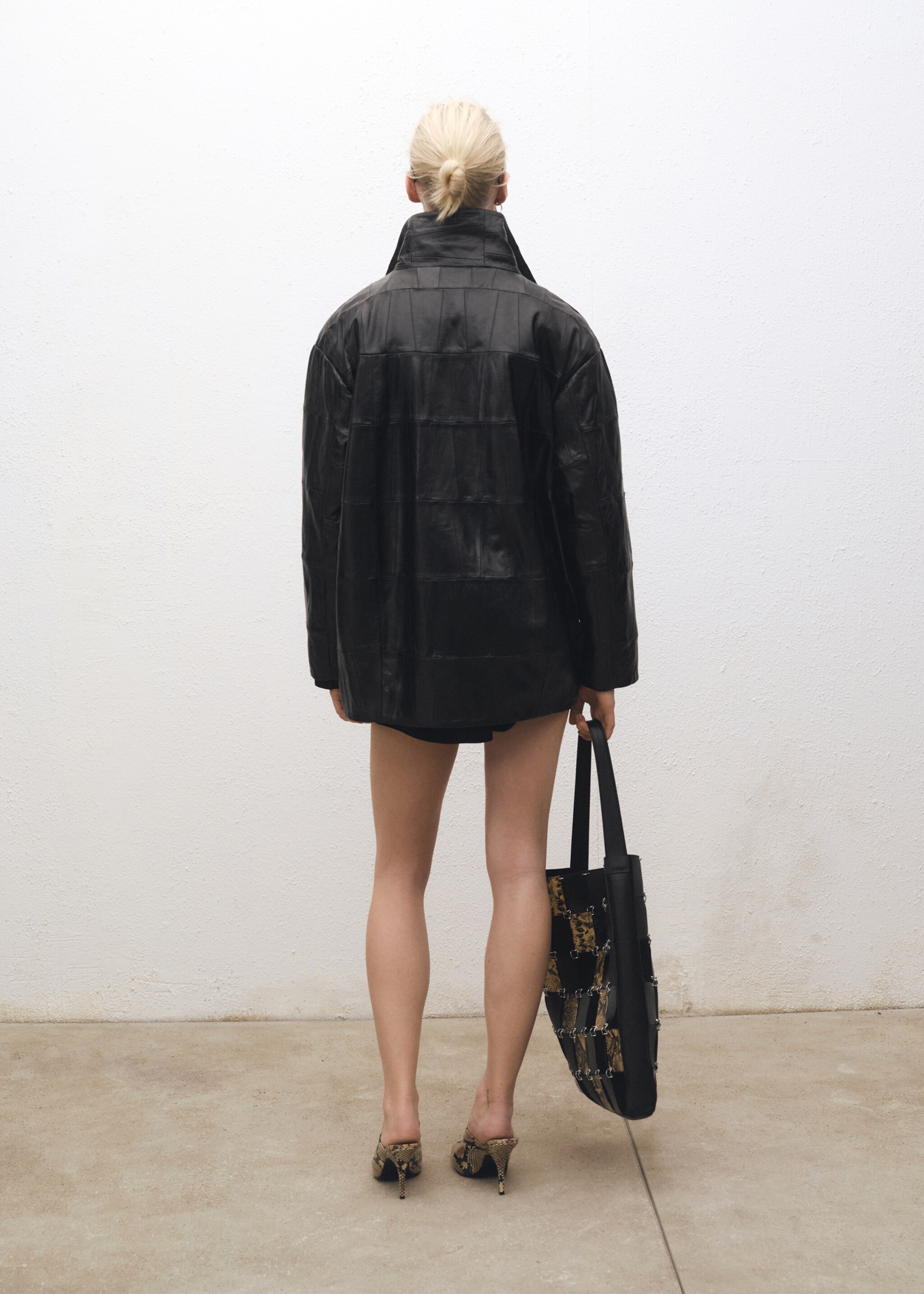 Oversized patchwork leather coat - Reverse of the article, Black. Ref: 87074418-00.
