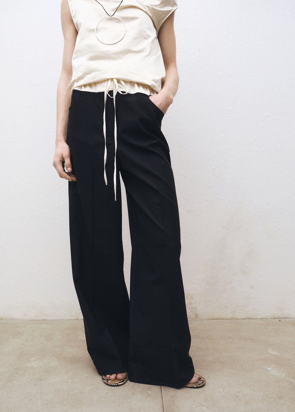 Pantaloni jogger misto lana combinati - Donna | MANGO OUTLET Italia