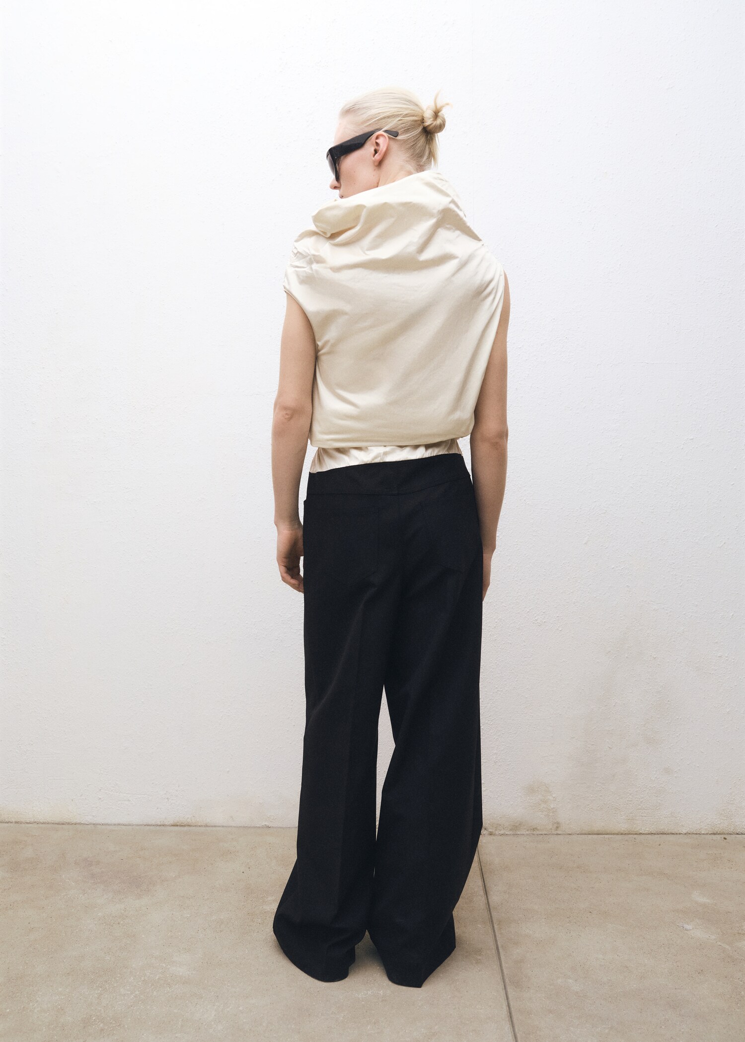 Combined wool-blend jogger trousers - Reverse of the article