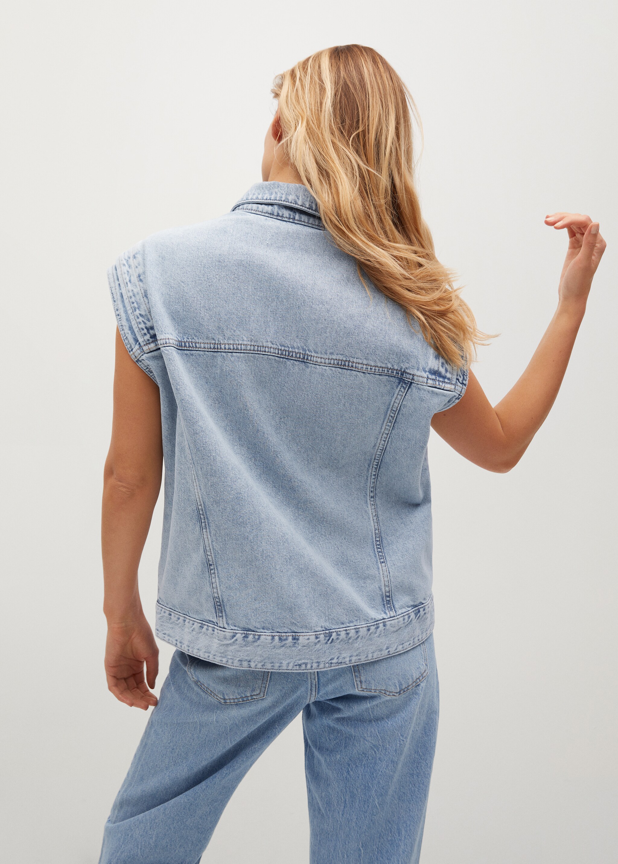 Chaleco denim oversize - Reverso del artículo