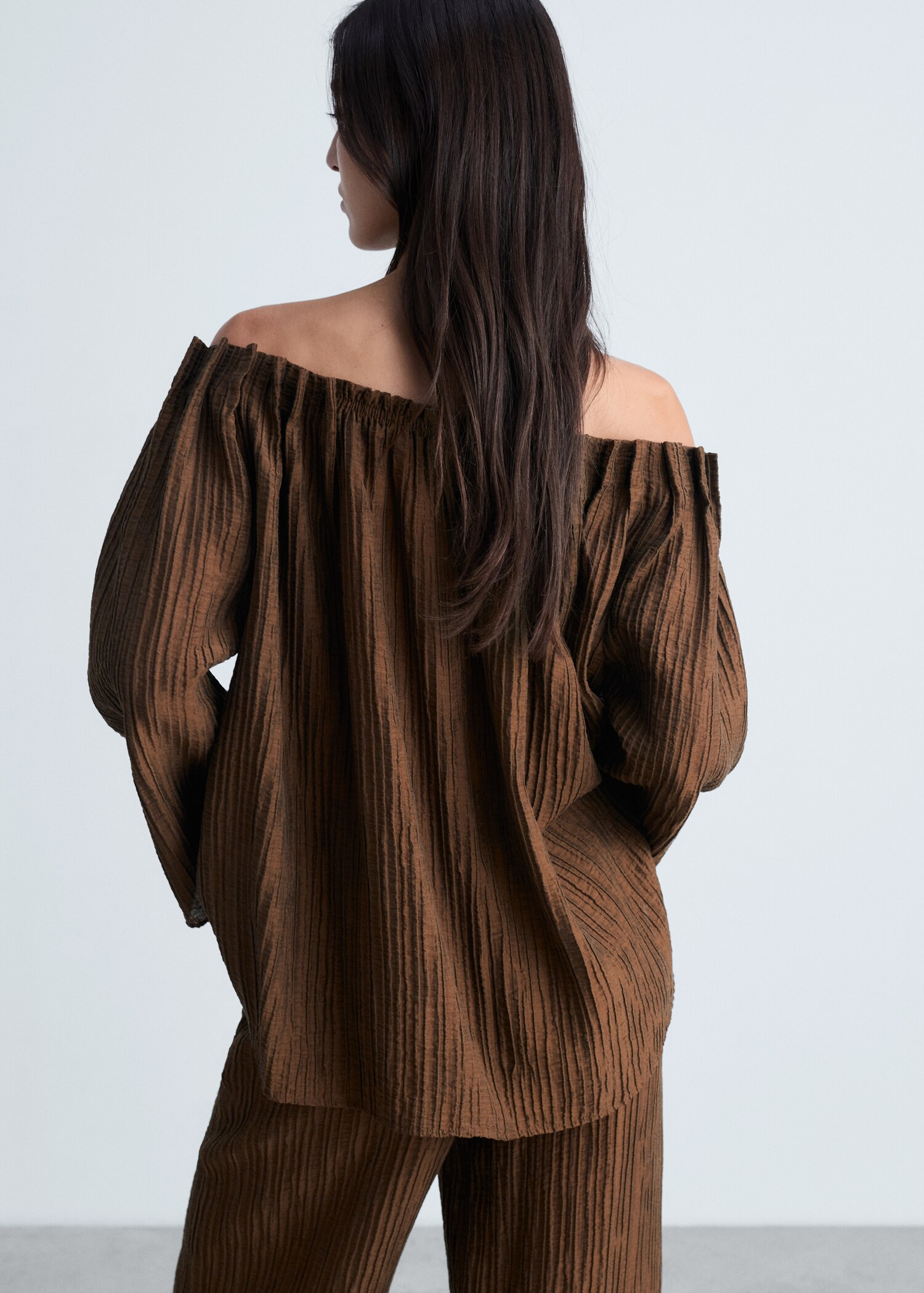Textured gathered blouse - Reverse of the article
