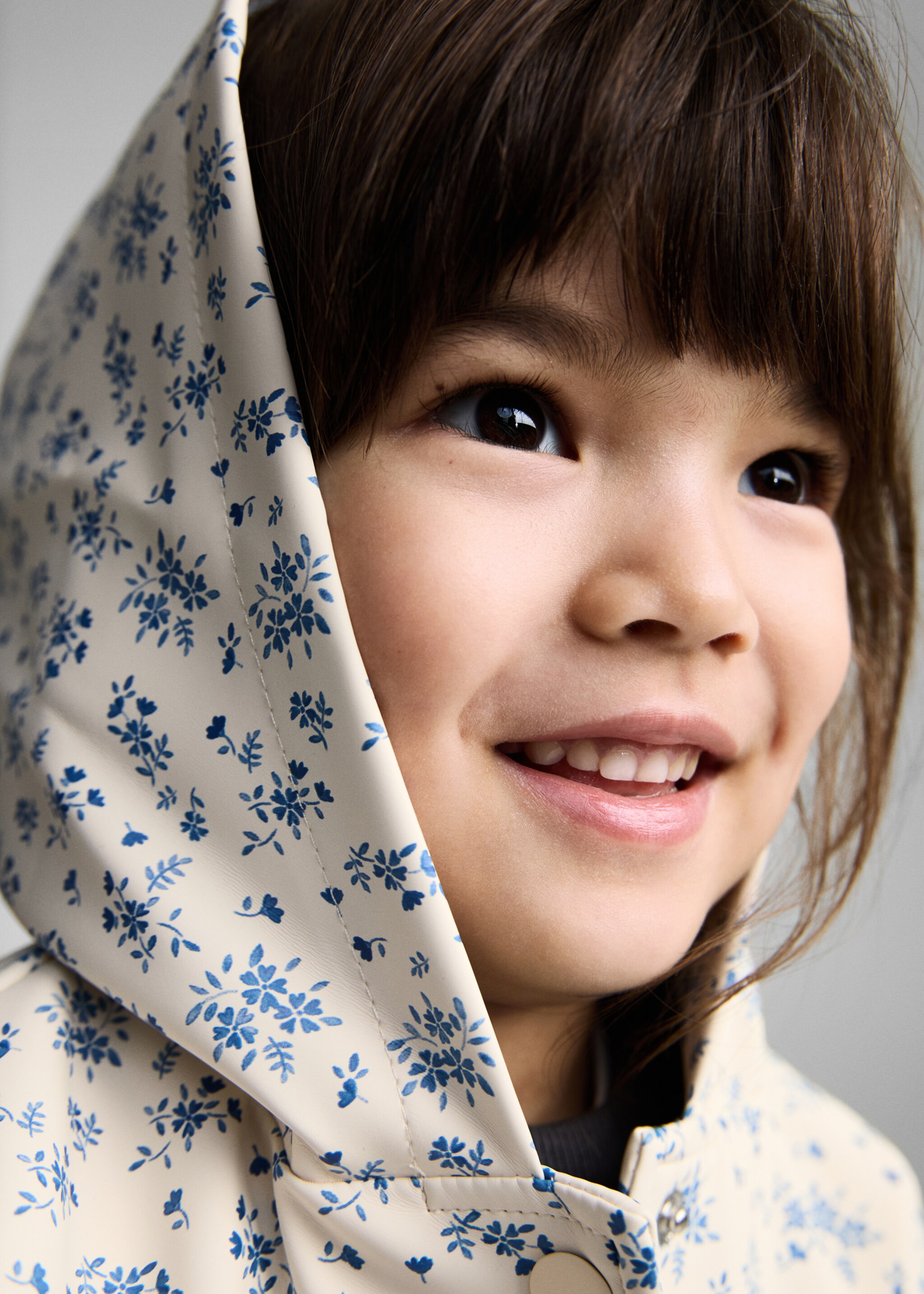 Hooded water-repellent parka - Details of the article 2, Off White. Ref: 87074780-00.