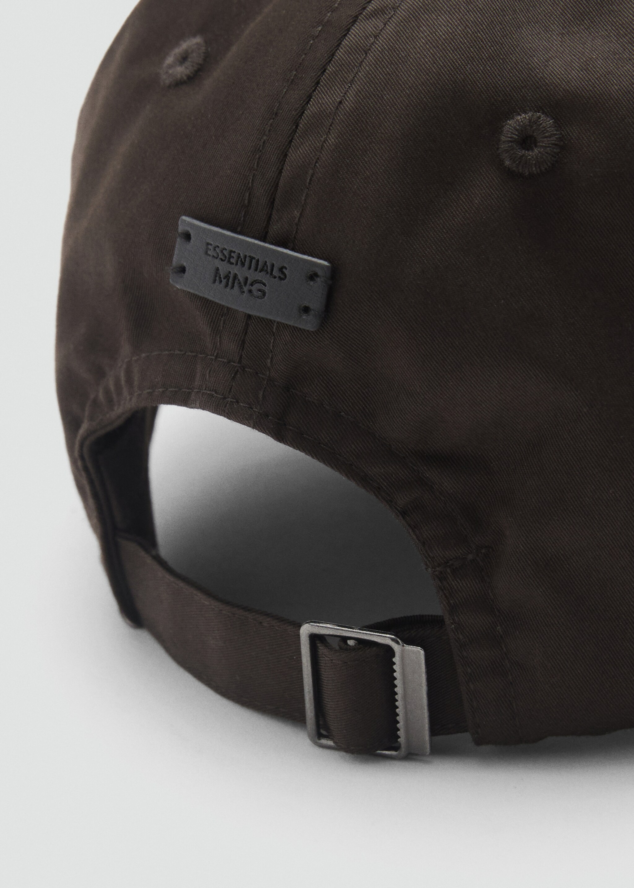 Cotton visor cap - Details of the article 1, Brown. Ref: 87074797-00.