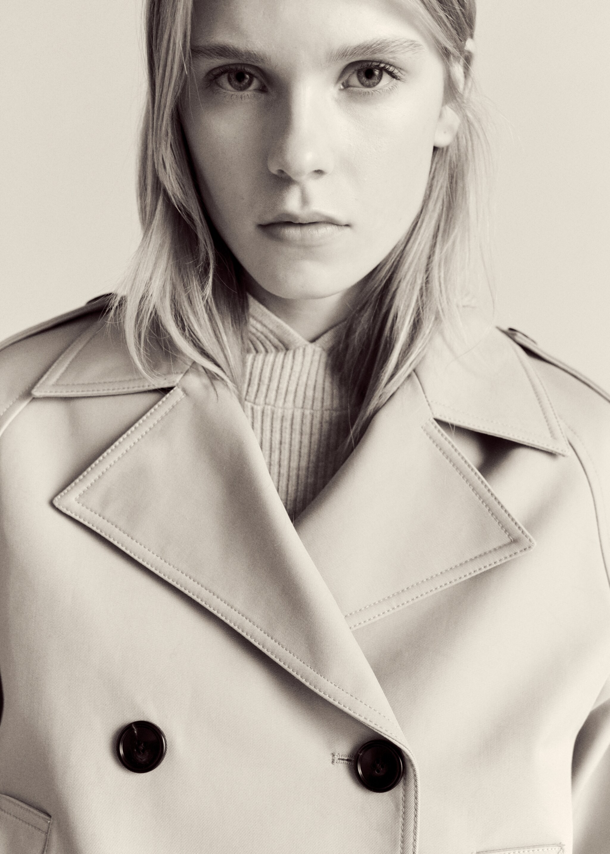 Trench crop algodón doble botonadura - Detalle del artículo 1, Marrón medio. Ref: 87074808-00.