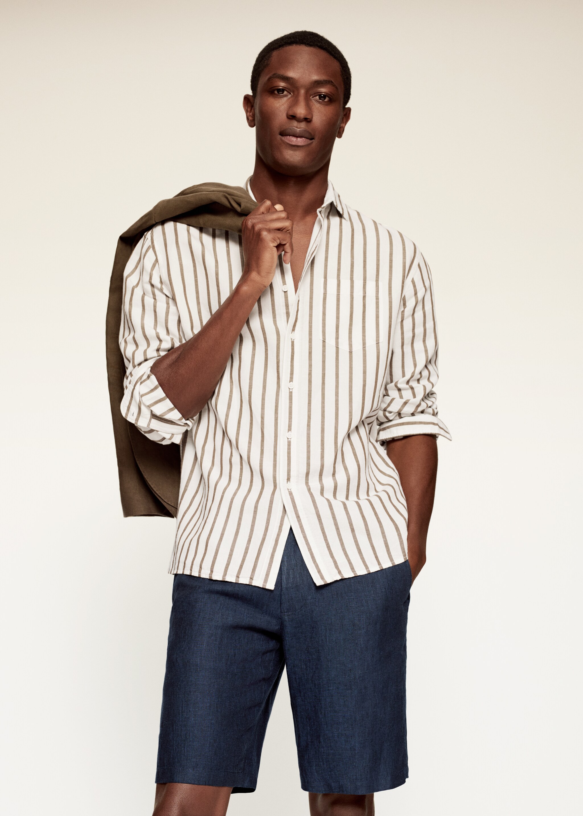 Camisa regular fit lino rayas  - Plano medio