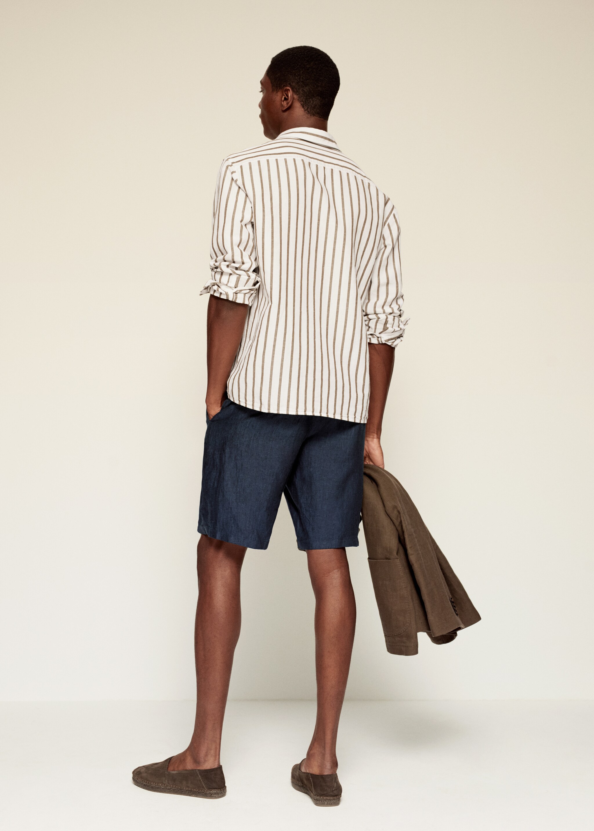 Camisa regular fit lino rayas  - Reverso del artículo
