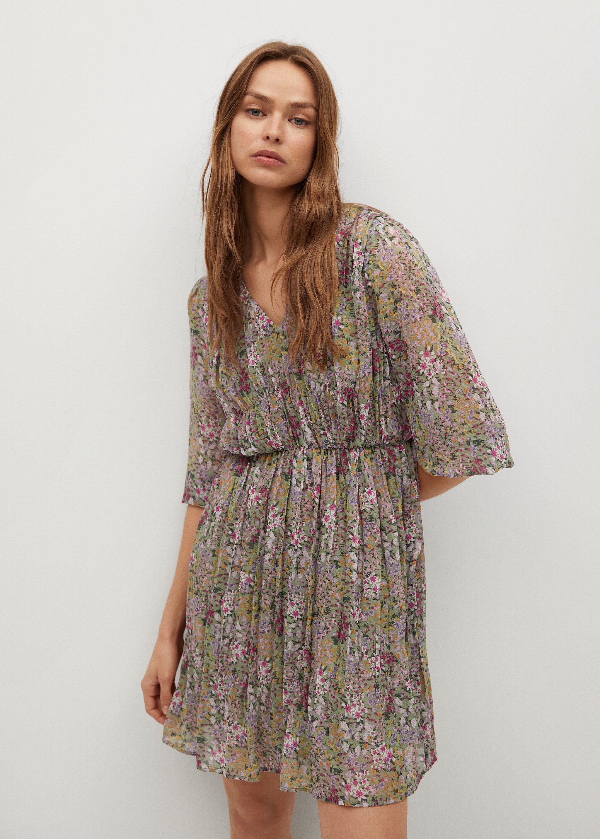 Vestido plisado estampado - Plano medio