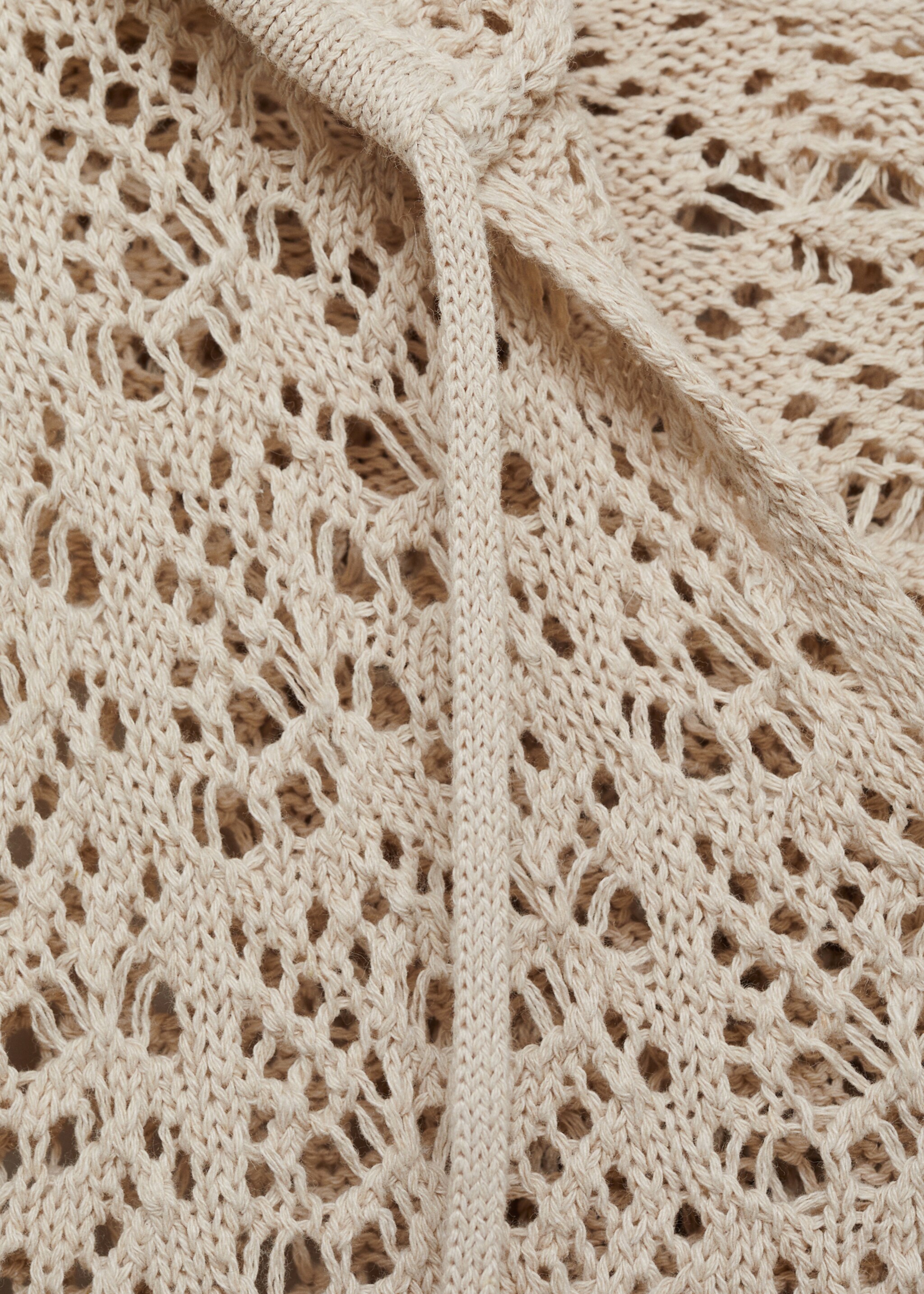 Pull ajouré à capuche - Détail de l'article 8, Sable. Ref: 87075728-00.