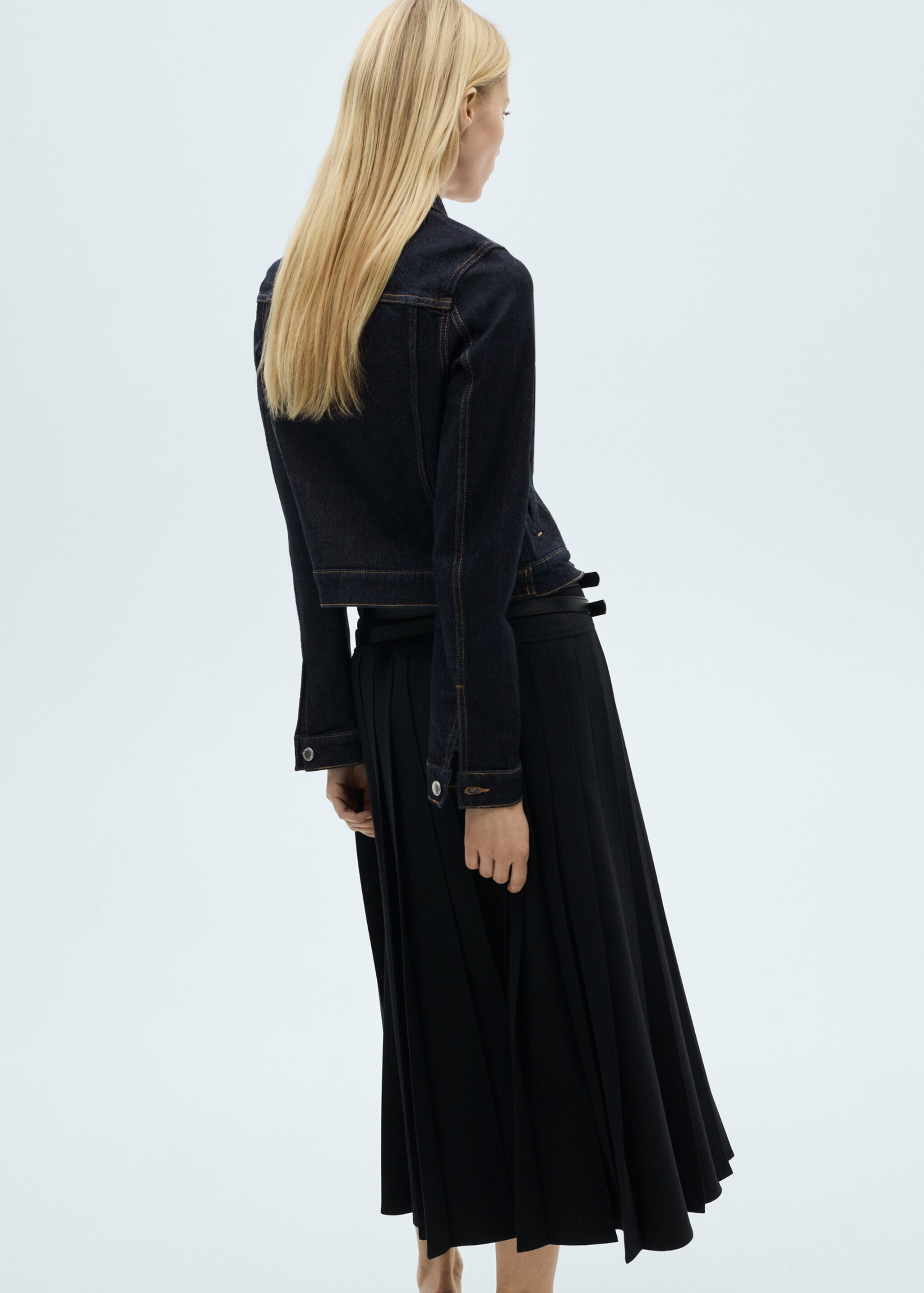 Denim jacket pockets - Reverse of the article, Open Blue. Ref: 87075753-00.