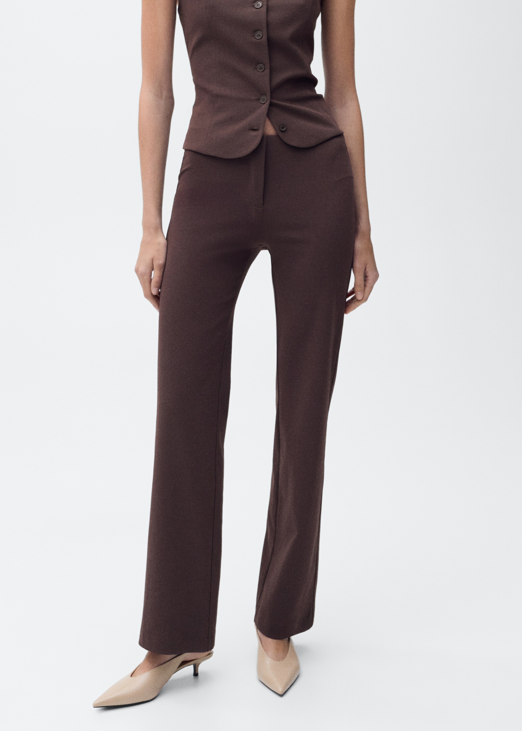 Pantalon droit costume - Plan moyen, Chocolat. Ref: 87075766-00.
