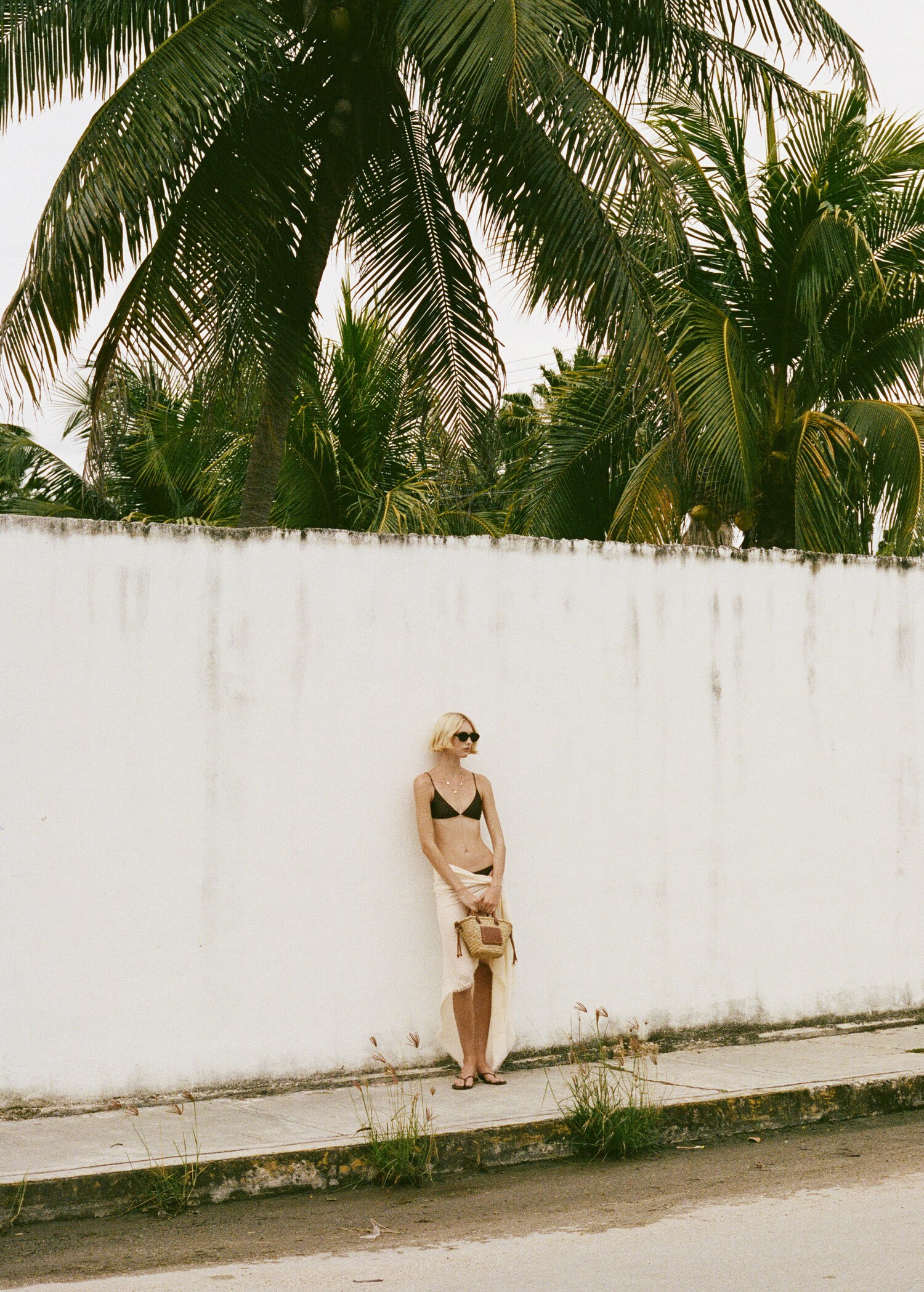 Linen-blend scarf with frayed ends - Details of the article 9