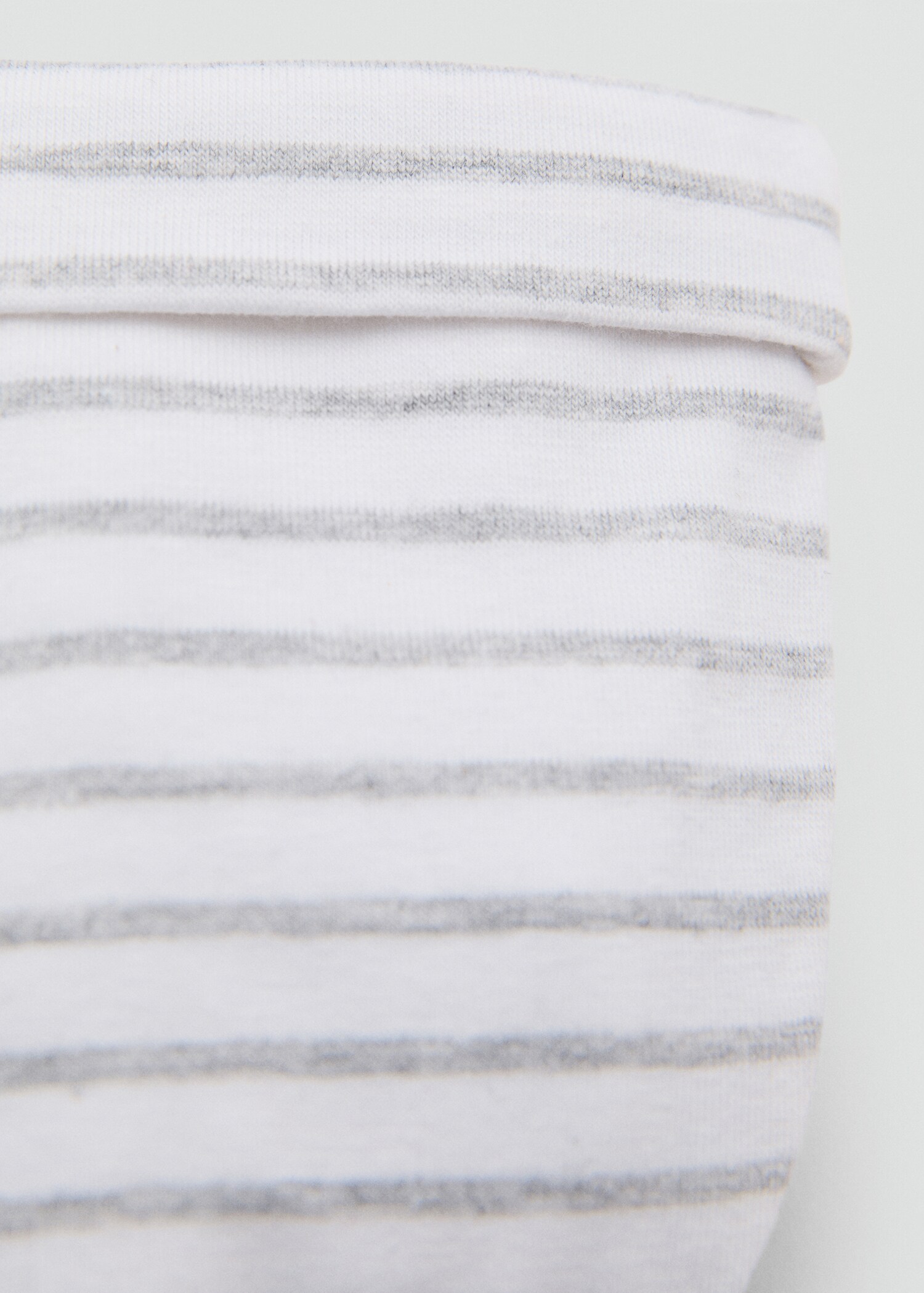 Hat with knot detail - Details of the article 1