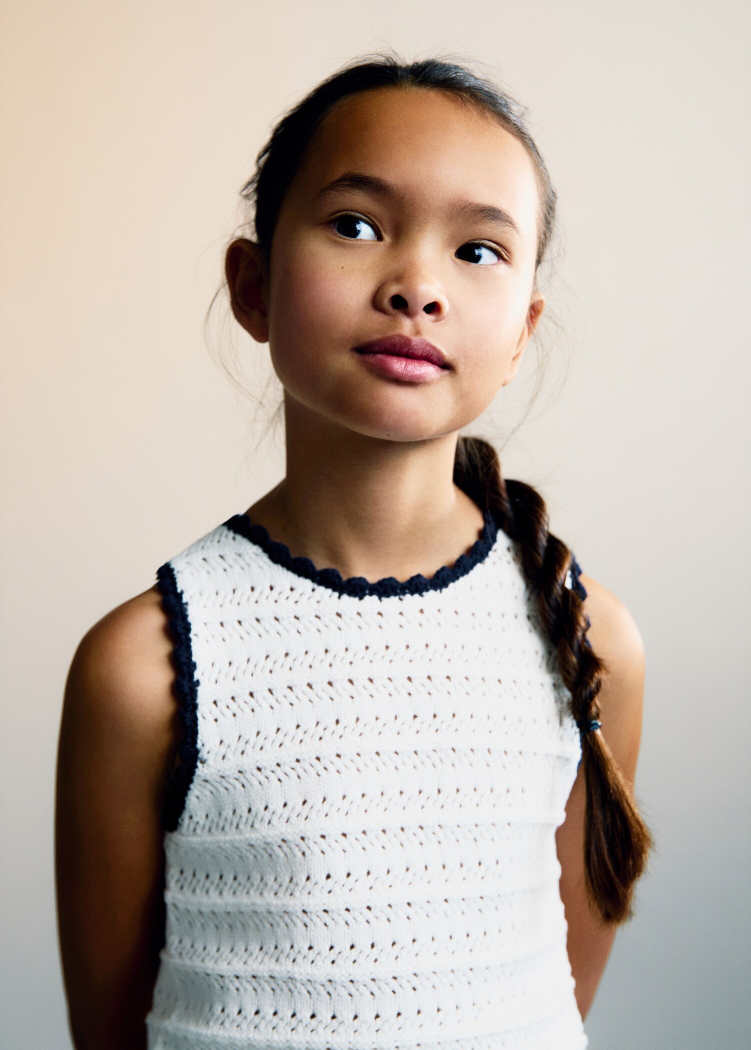 Knitted top with contrasting trim - Details of the article 1