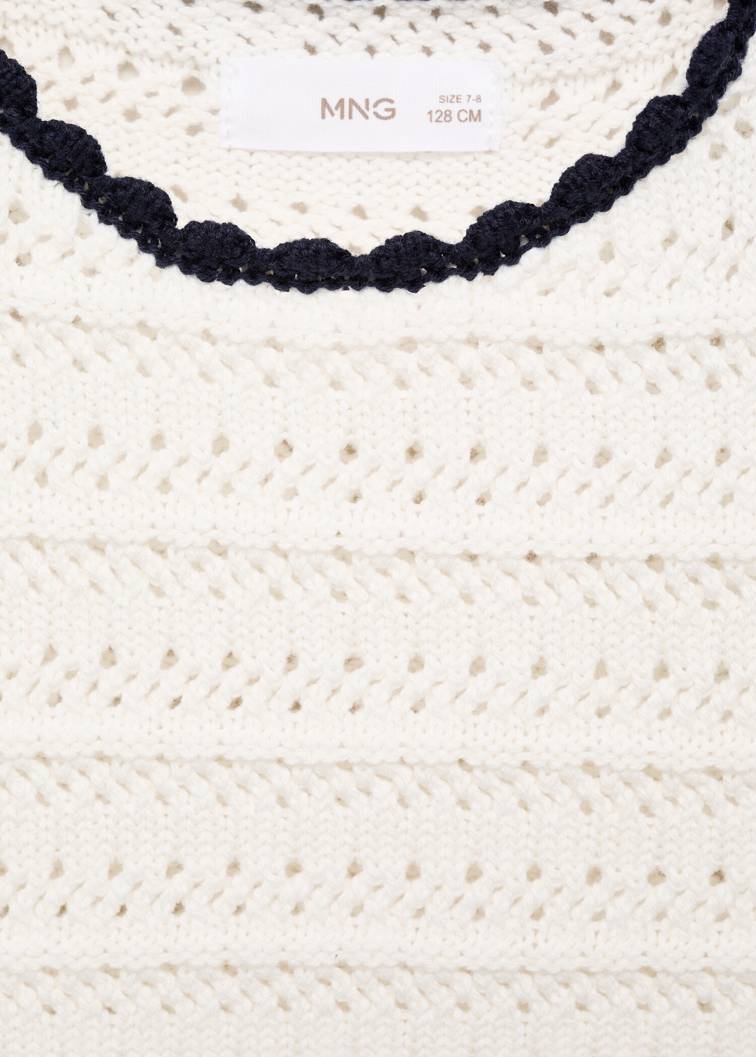 Knitted top with contrasting trim - Details of the article 8