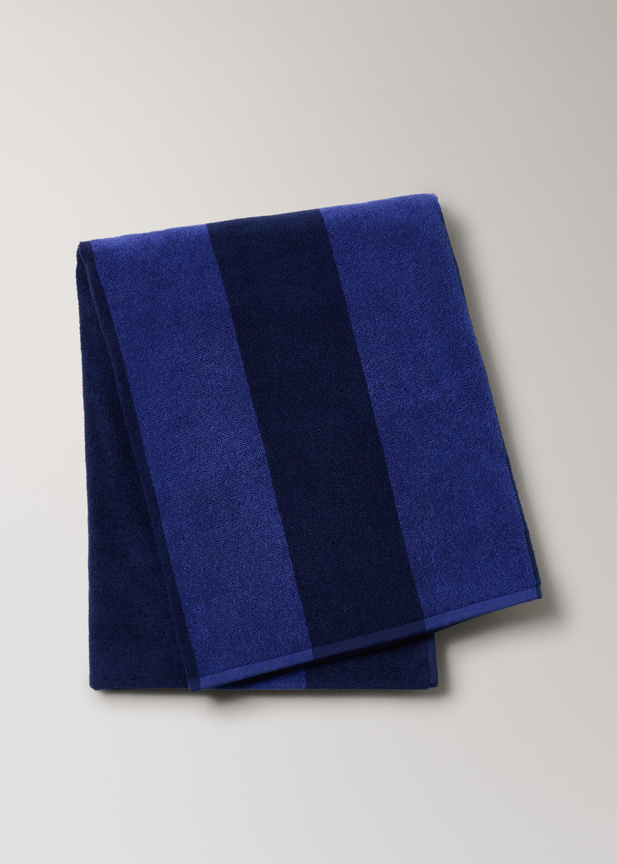 Two-tone kodak-striped beach towel - Article without model, Navy. Ref: 87075995-00.