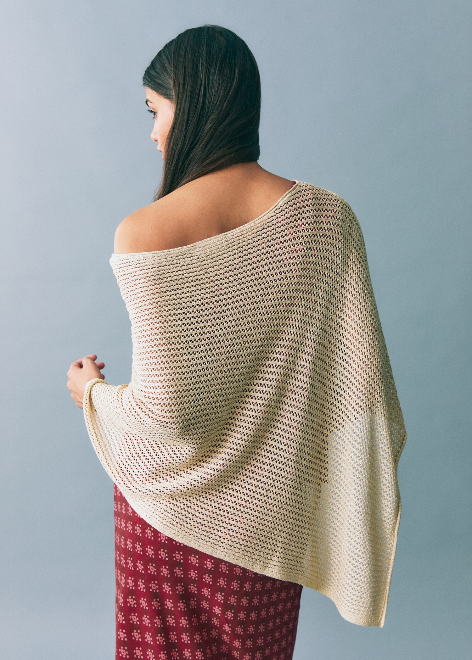 Knit cape - Reverse of the article
