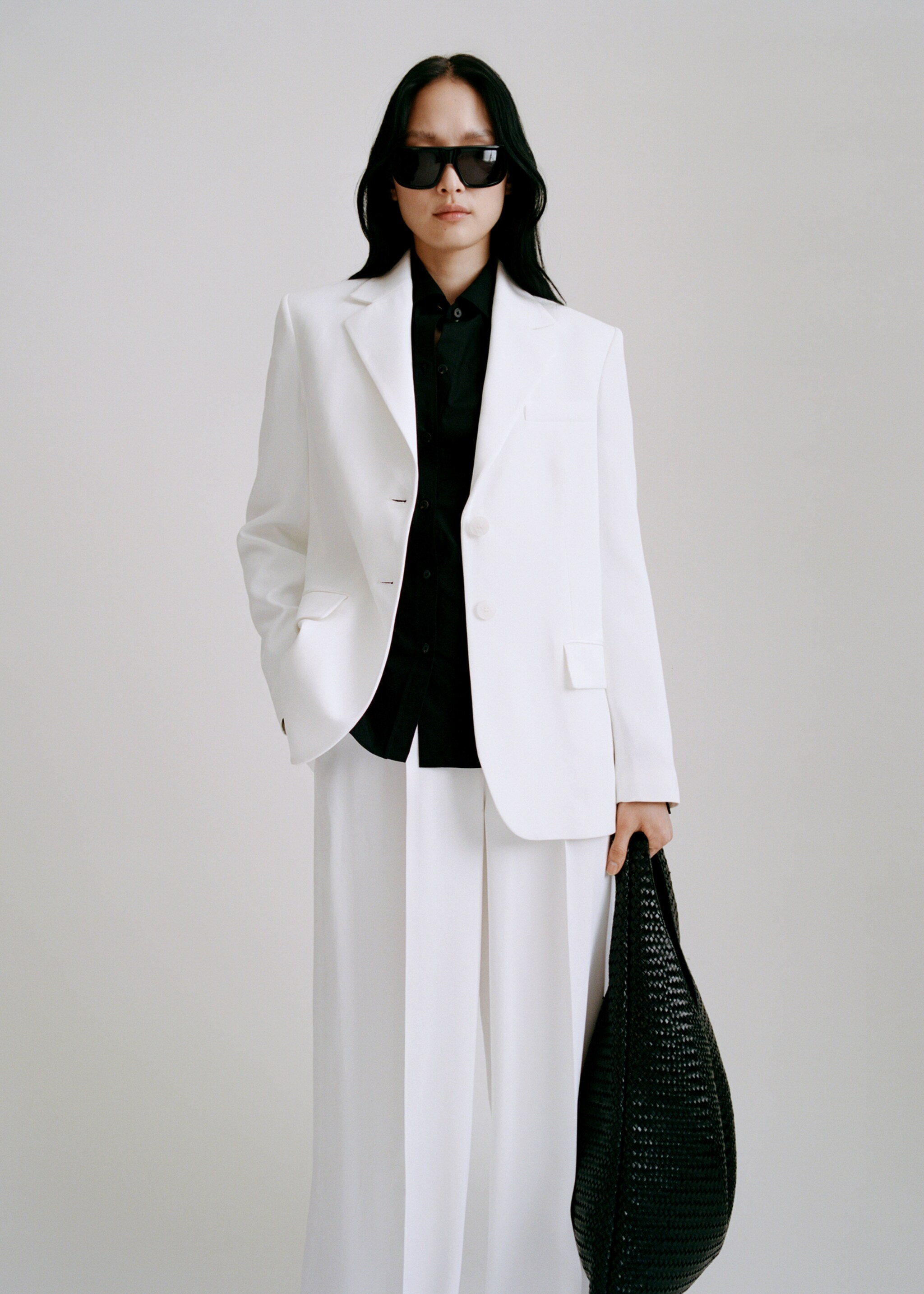 Pantalon de costume large à pinces - Détail de l'article 6, Blanc. Ref: 87076373-00.