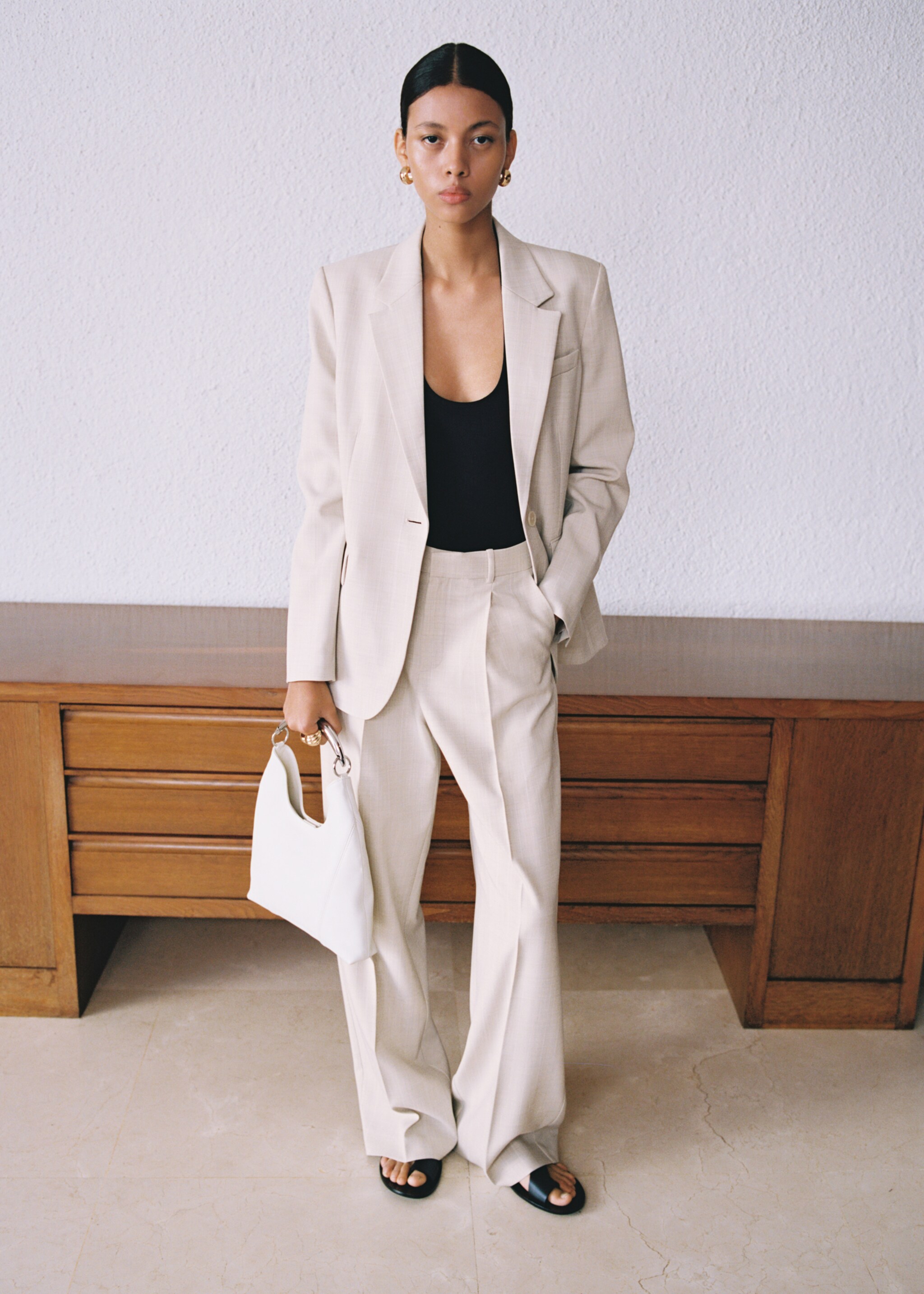 Straight suit trousers - Details of the article 6, Nude. Ref: 87076715-00.