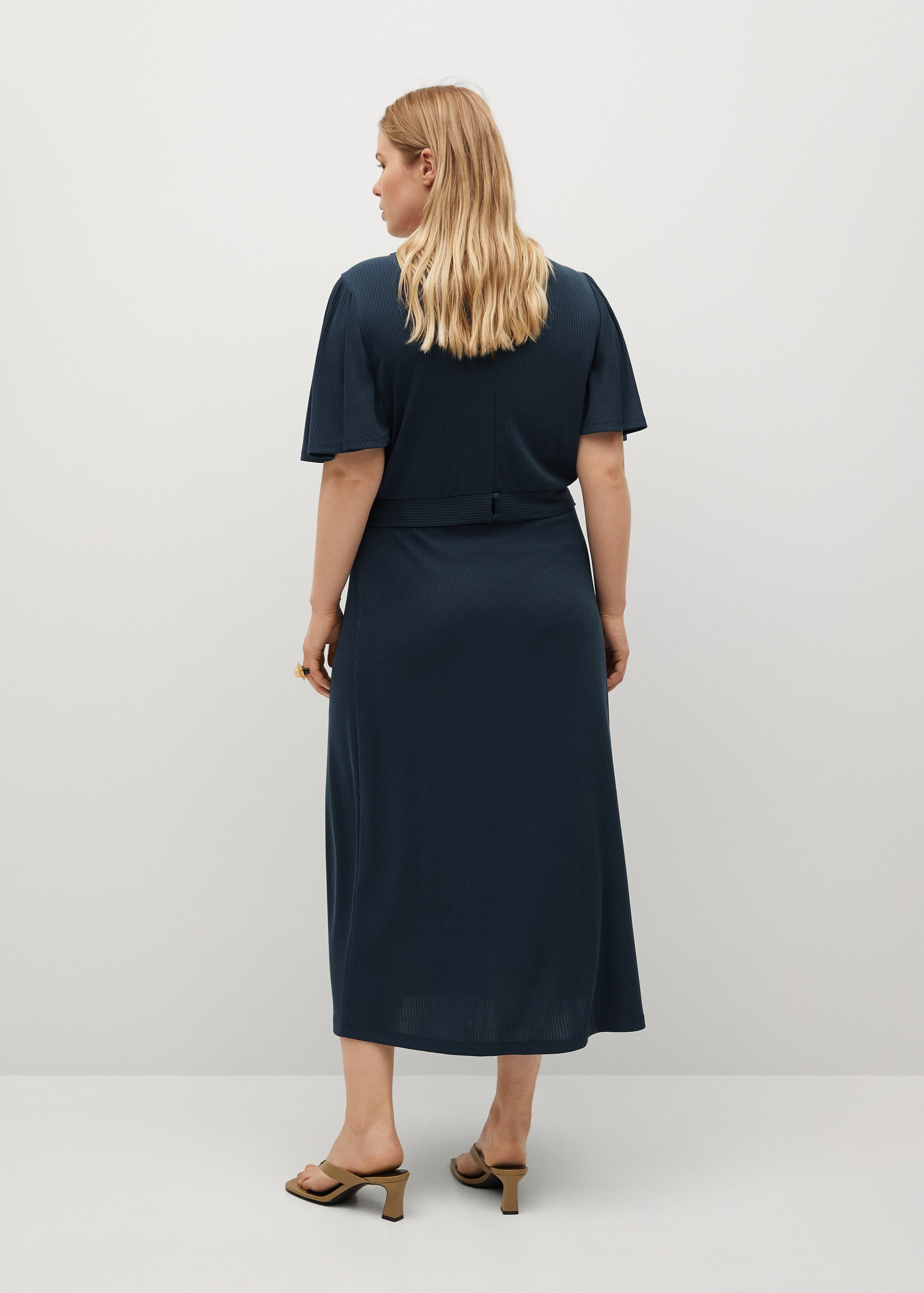 Buttoned ribbed skirt - Reverse of the article