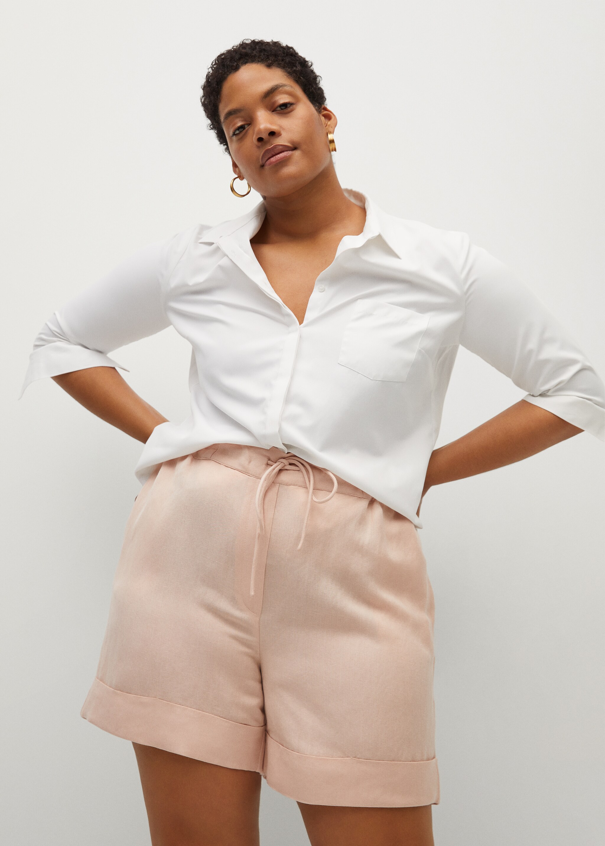 Short tiro alto lino - Plano medio