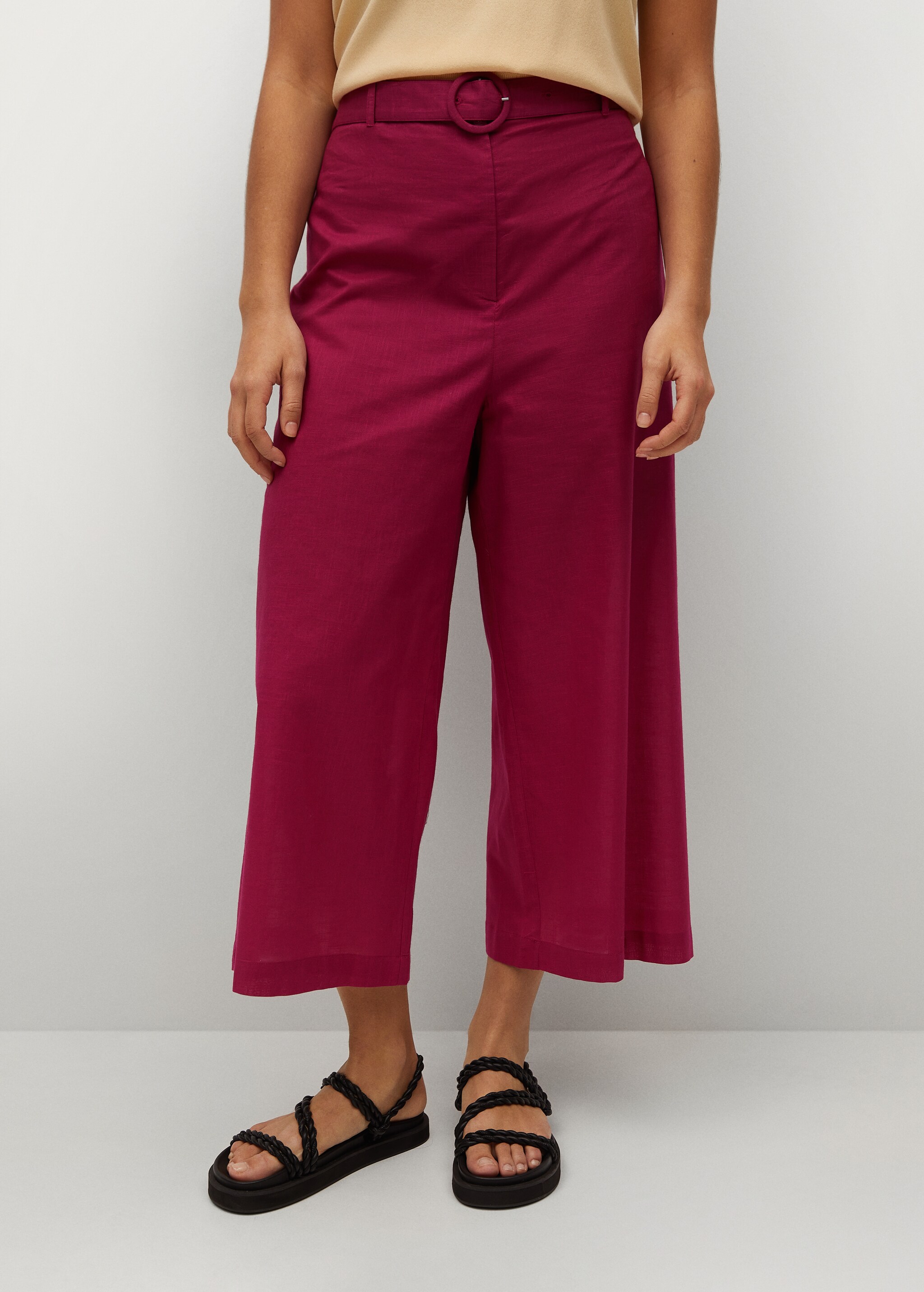 Pantalón culotte cinturón - Plano medio