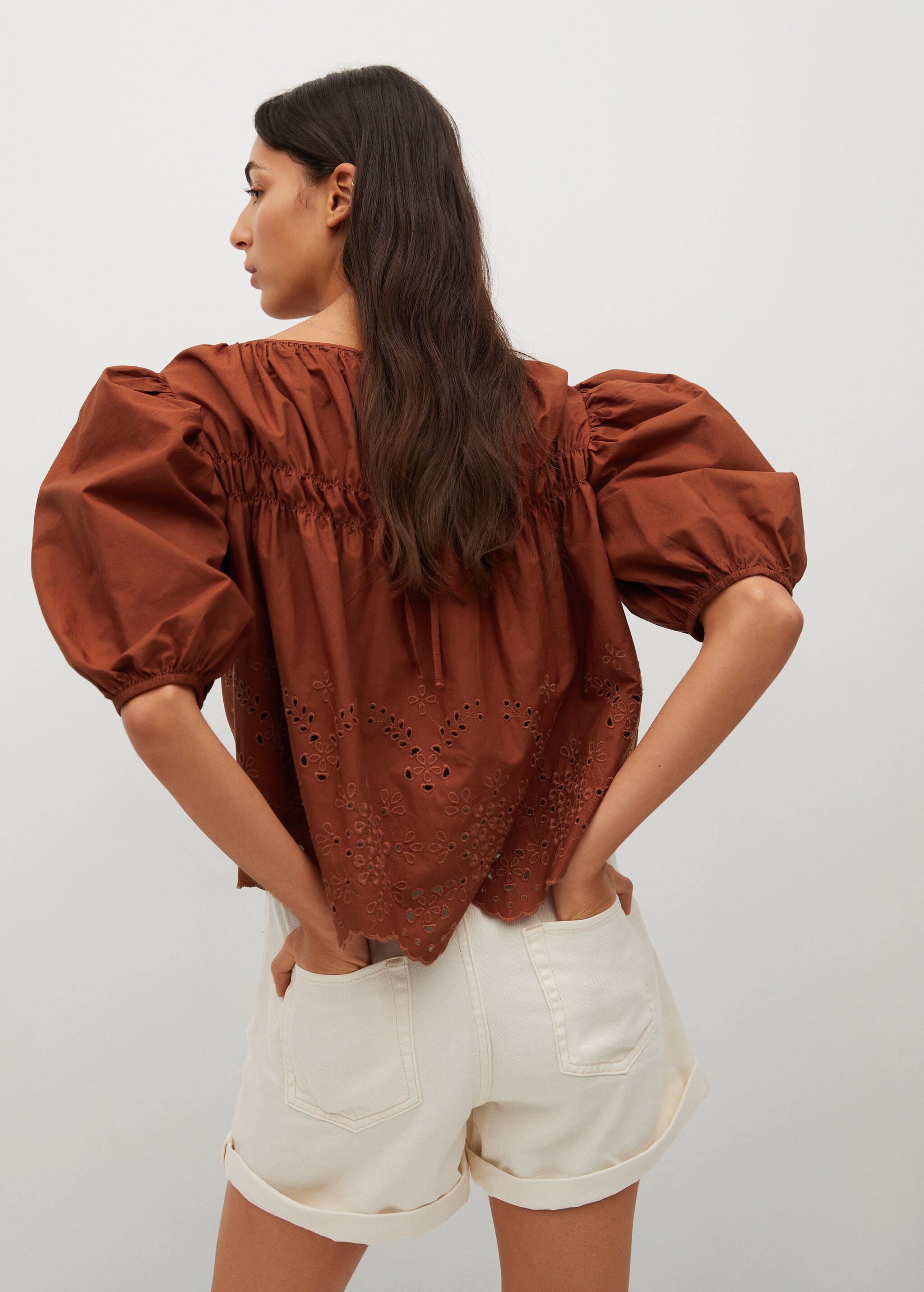 Swiss embroidery popelin blouse - Reverse of the article