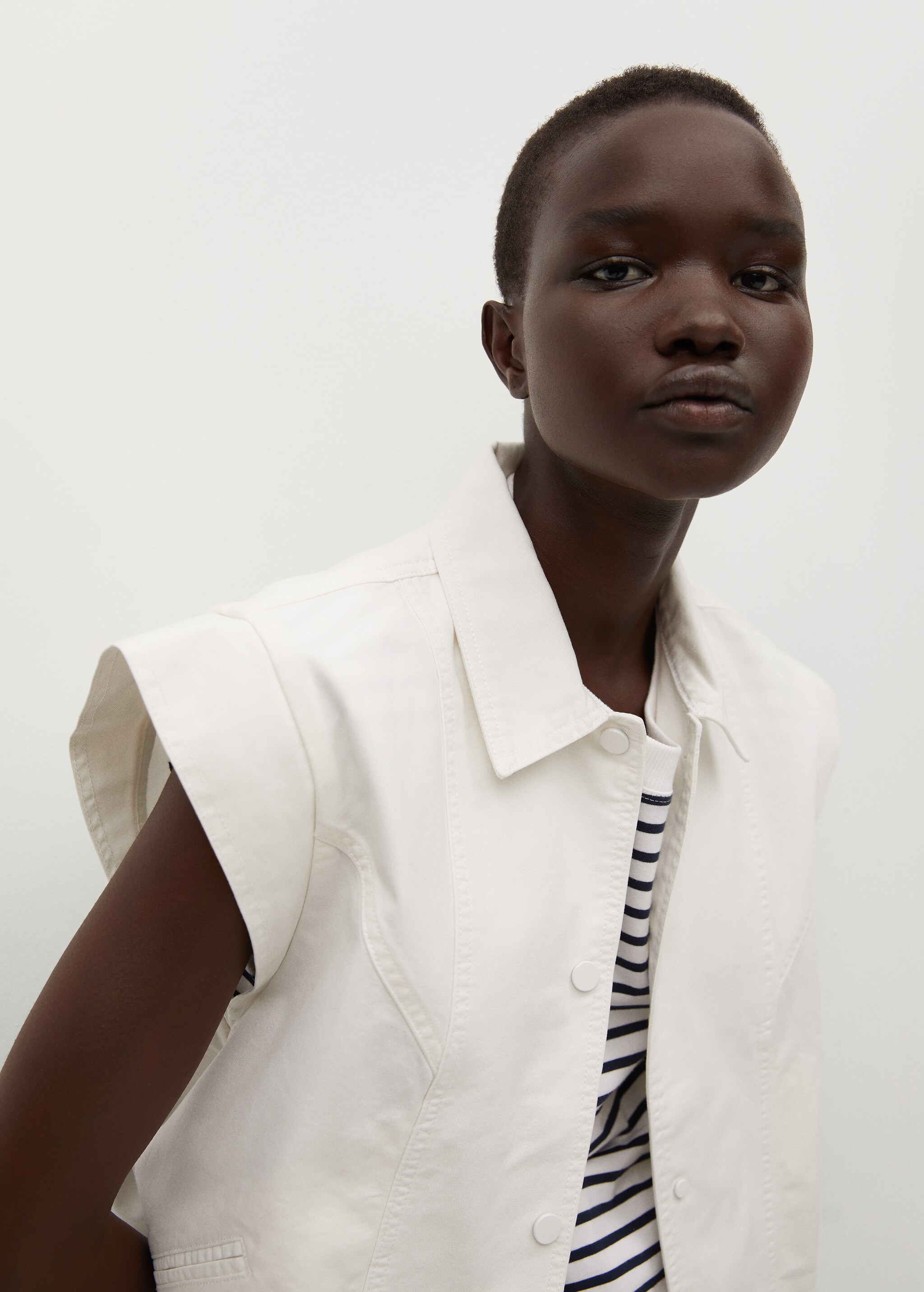 Oversized denim gilet - Details of the article 2