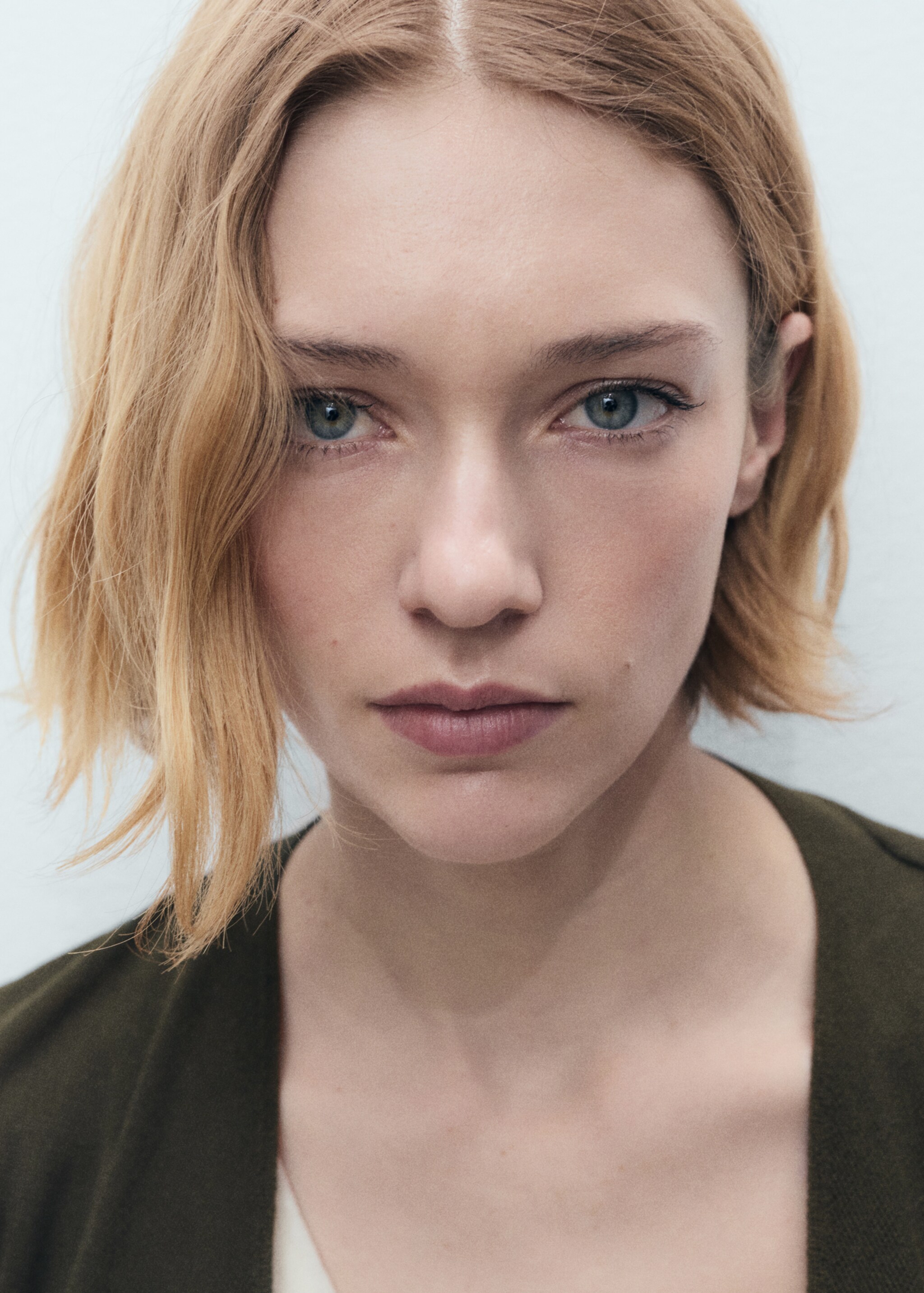 Knitted cropped cardigan - Details of the article 1, Dark Green. Ref: 87077174-00.