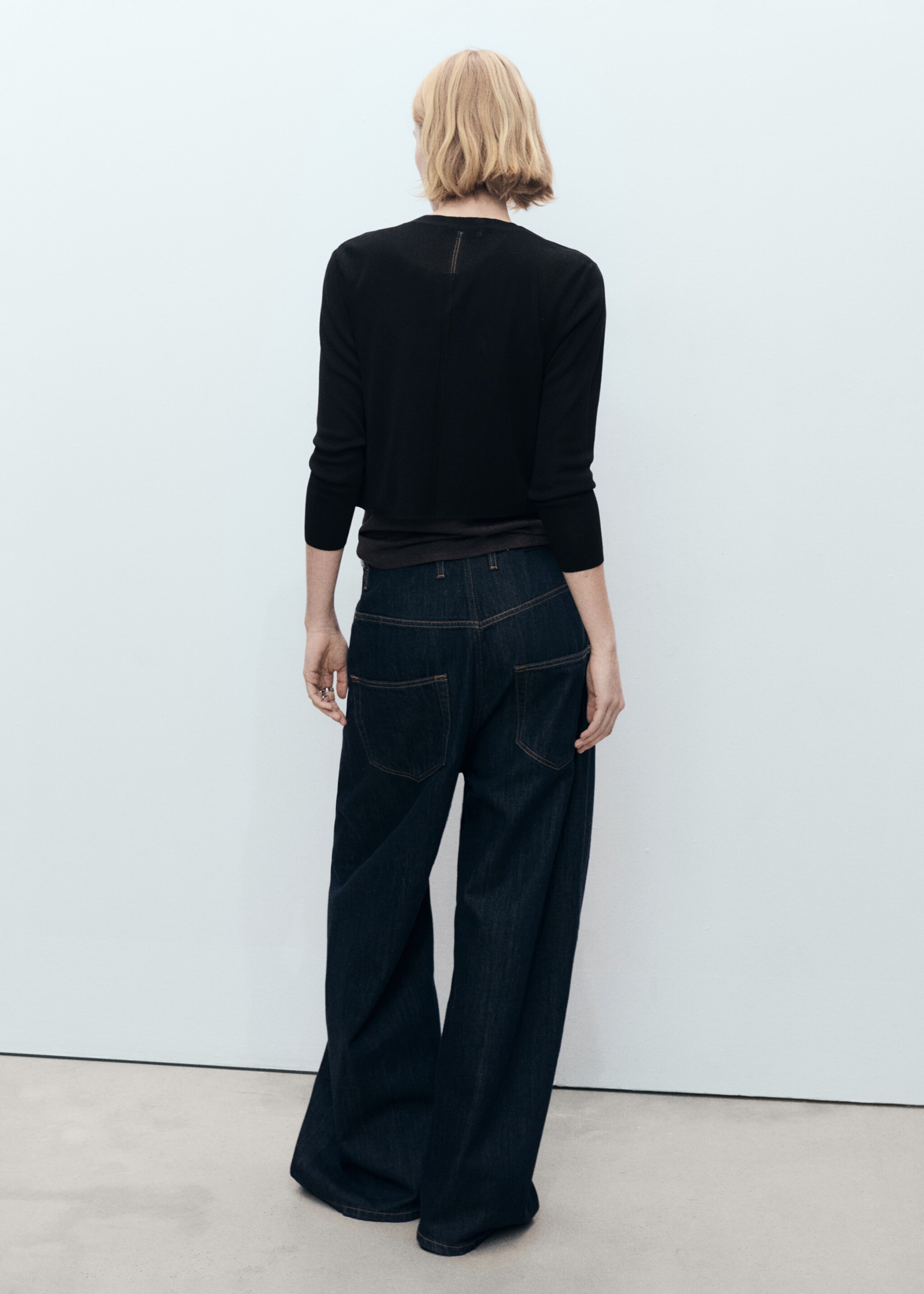 Knitted cropped cardigan - Reverse of the article, Black. Ref: 87077174-00.