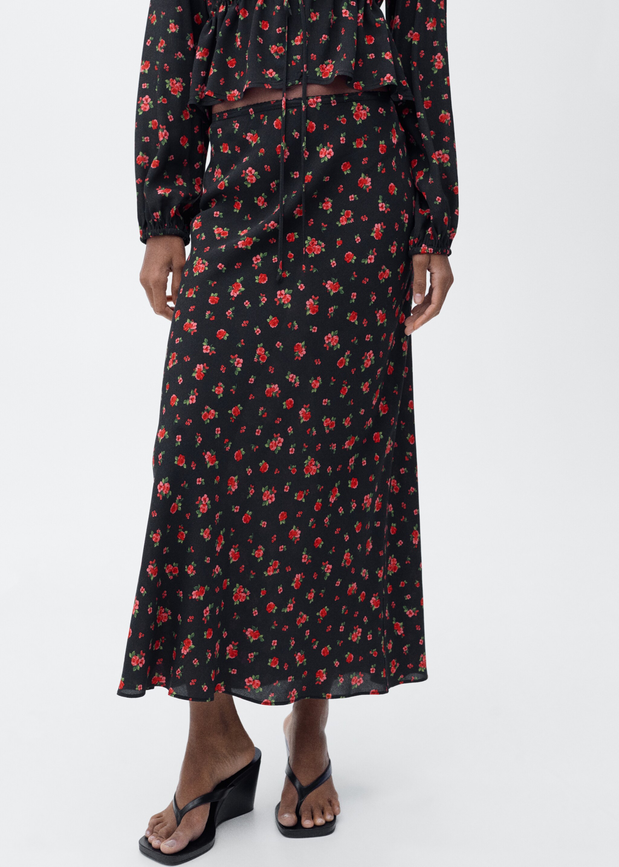 Long floral flared skirt - Medium plane, Black. Ref: 87077178-00.