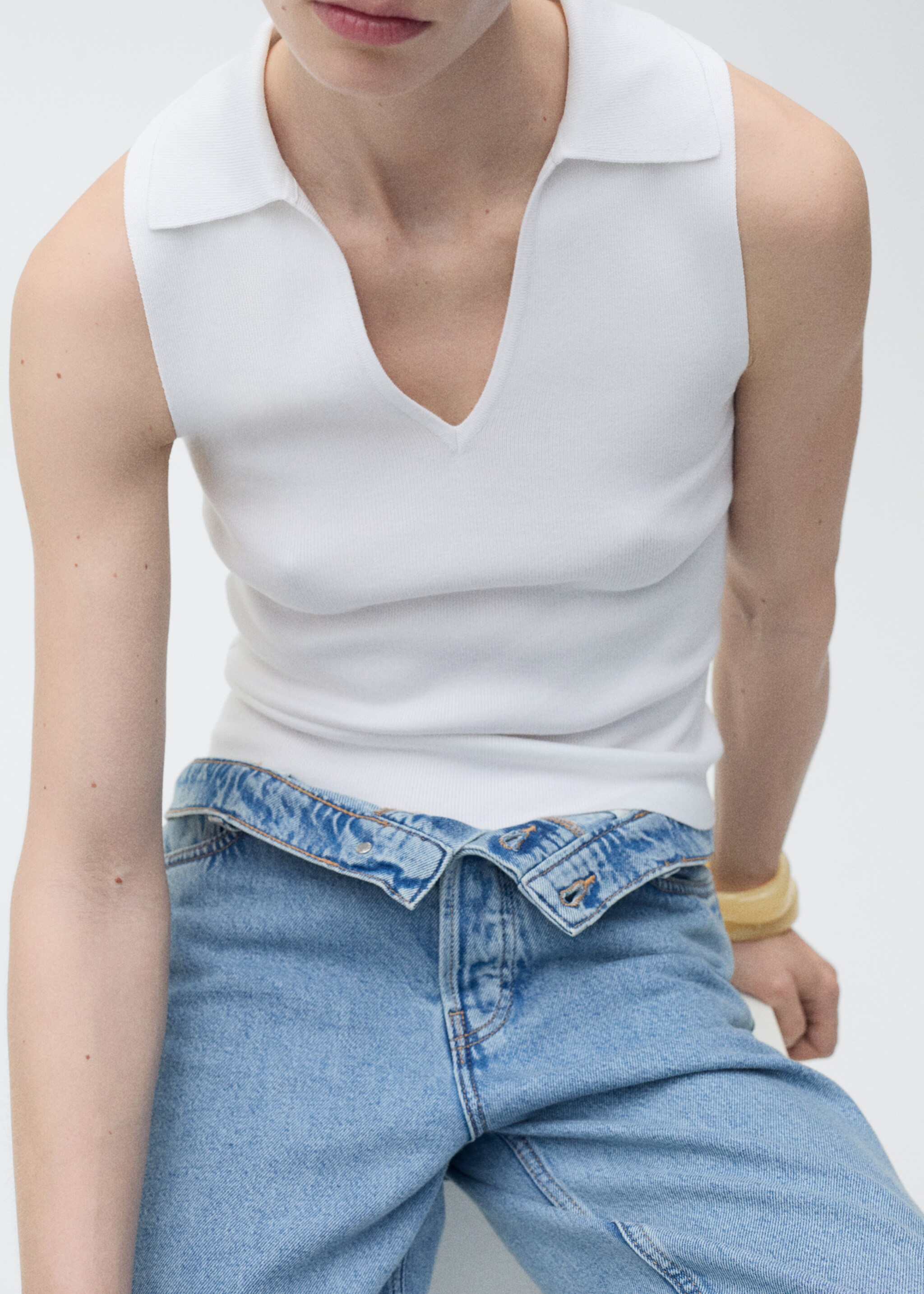 Polo-neck knitted top - Details of the article 6, Ecru. Ref: 87077180-00.